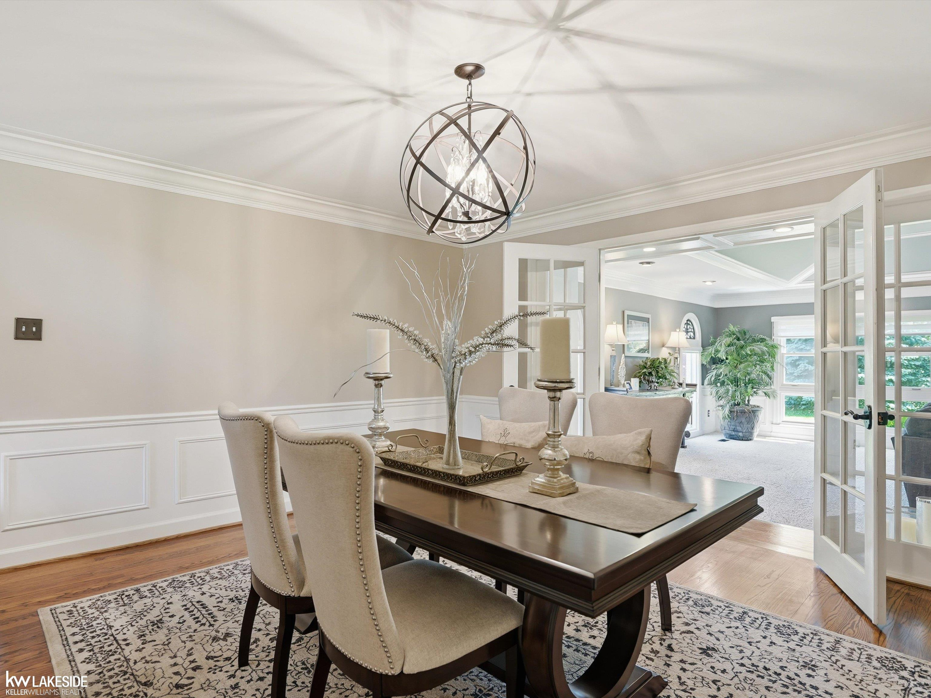 643 Lochmoor Boulevard, Grosse Pointe Woods, MI 48236 — Photo 2