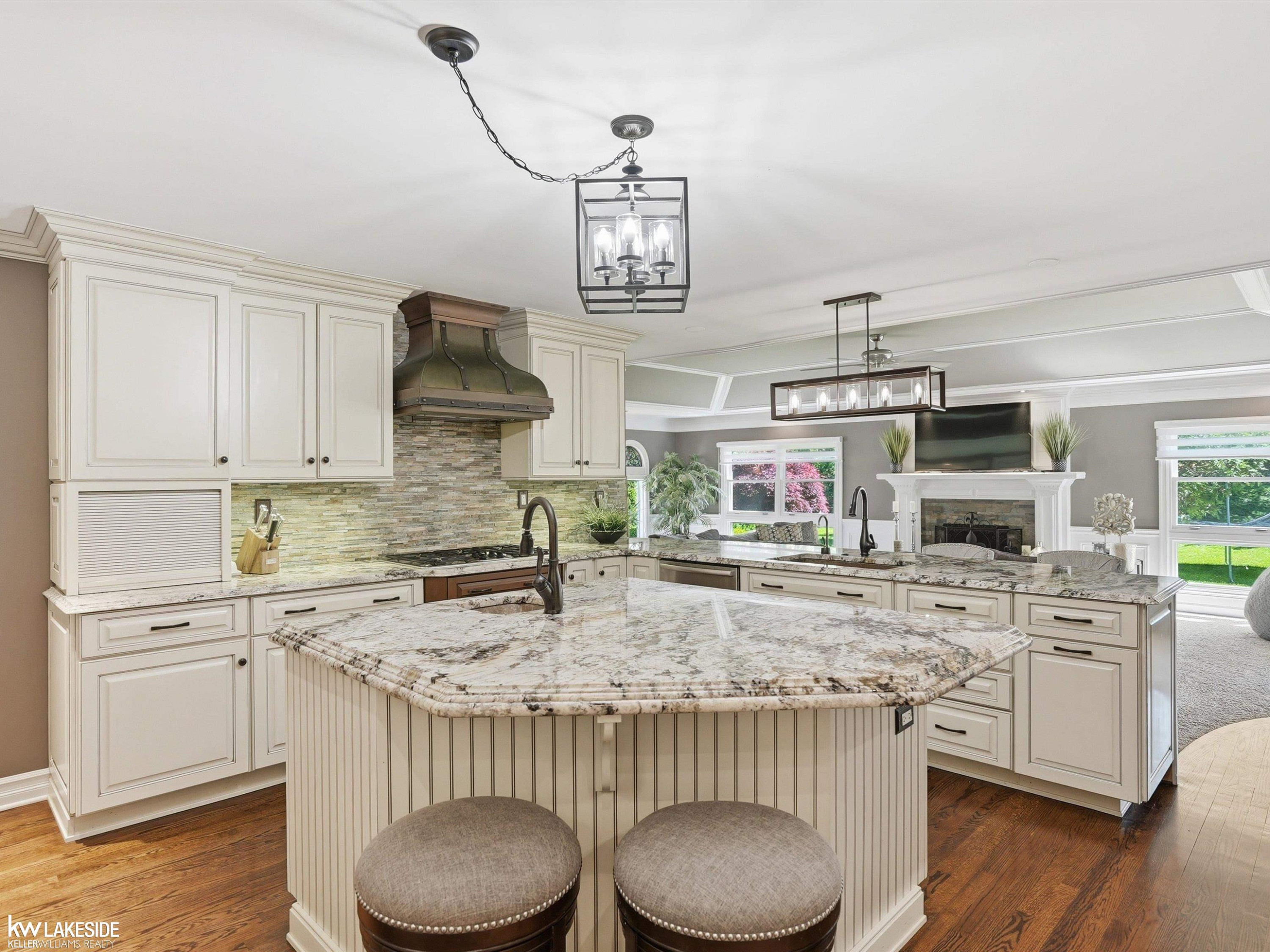 643 Lochmoor Boulevard, Grosse Pointe Woods, MI 48236 — Photo 7