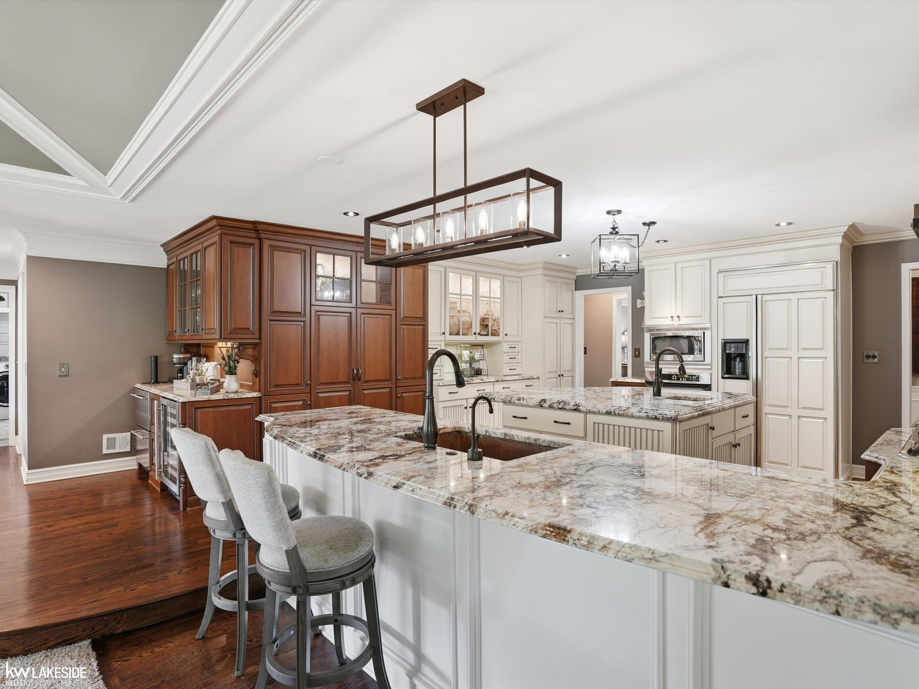 643 Lochmoor Boulevard, Grosse Pointe Woods, MI 48236 — Photo 8