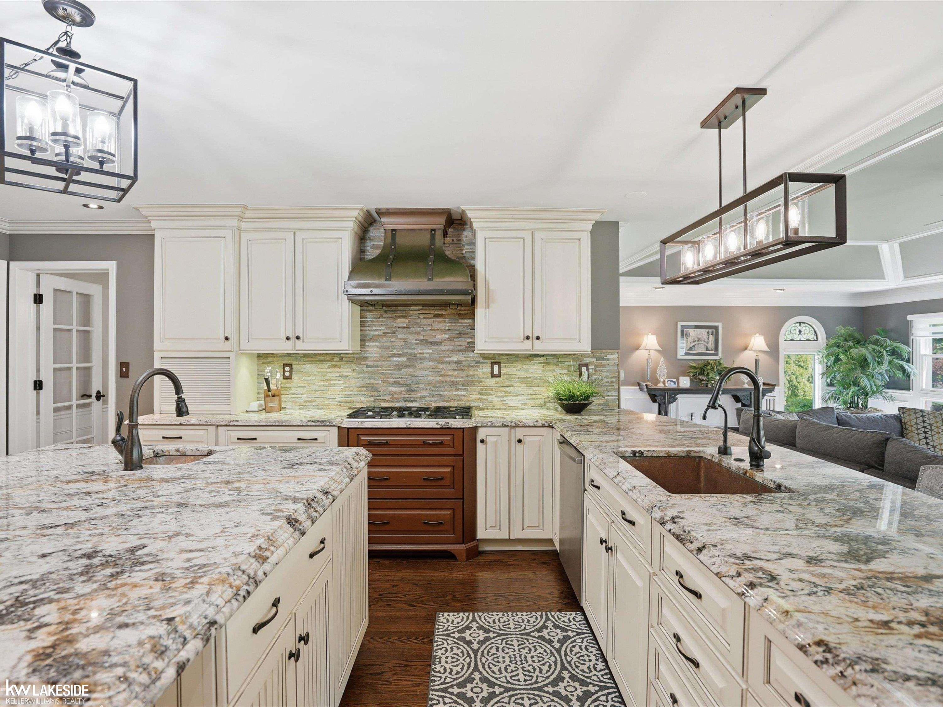643 Lochmoor Boulevard, Grosse Pointe Woods, MI 48236 — Photo 9