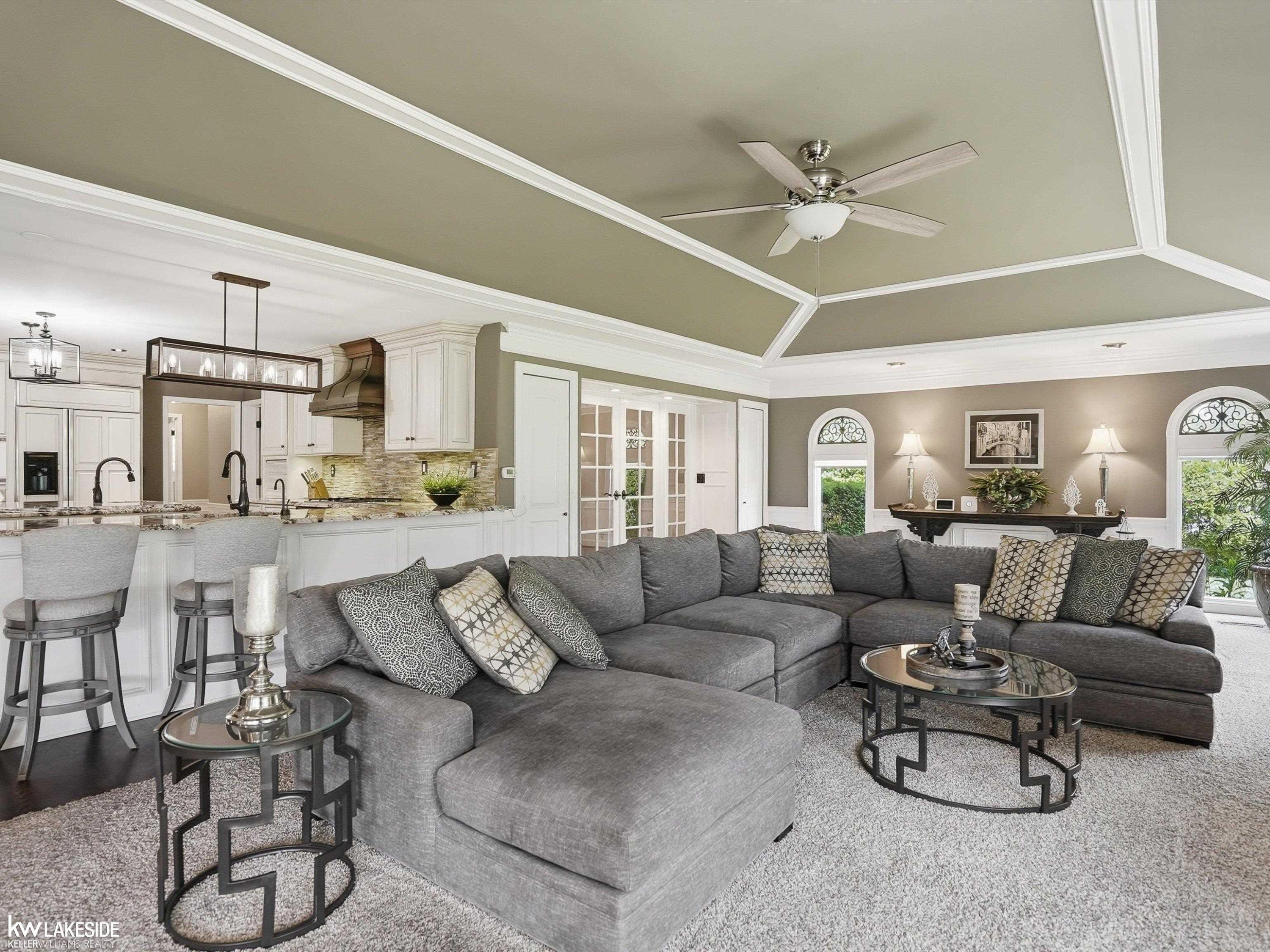 643 Lochmoor Boulevard, Grosse Pointe Woods, MI 48236 — Photo 16
