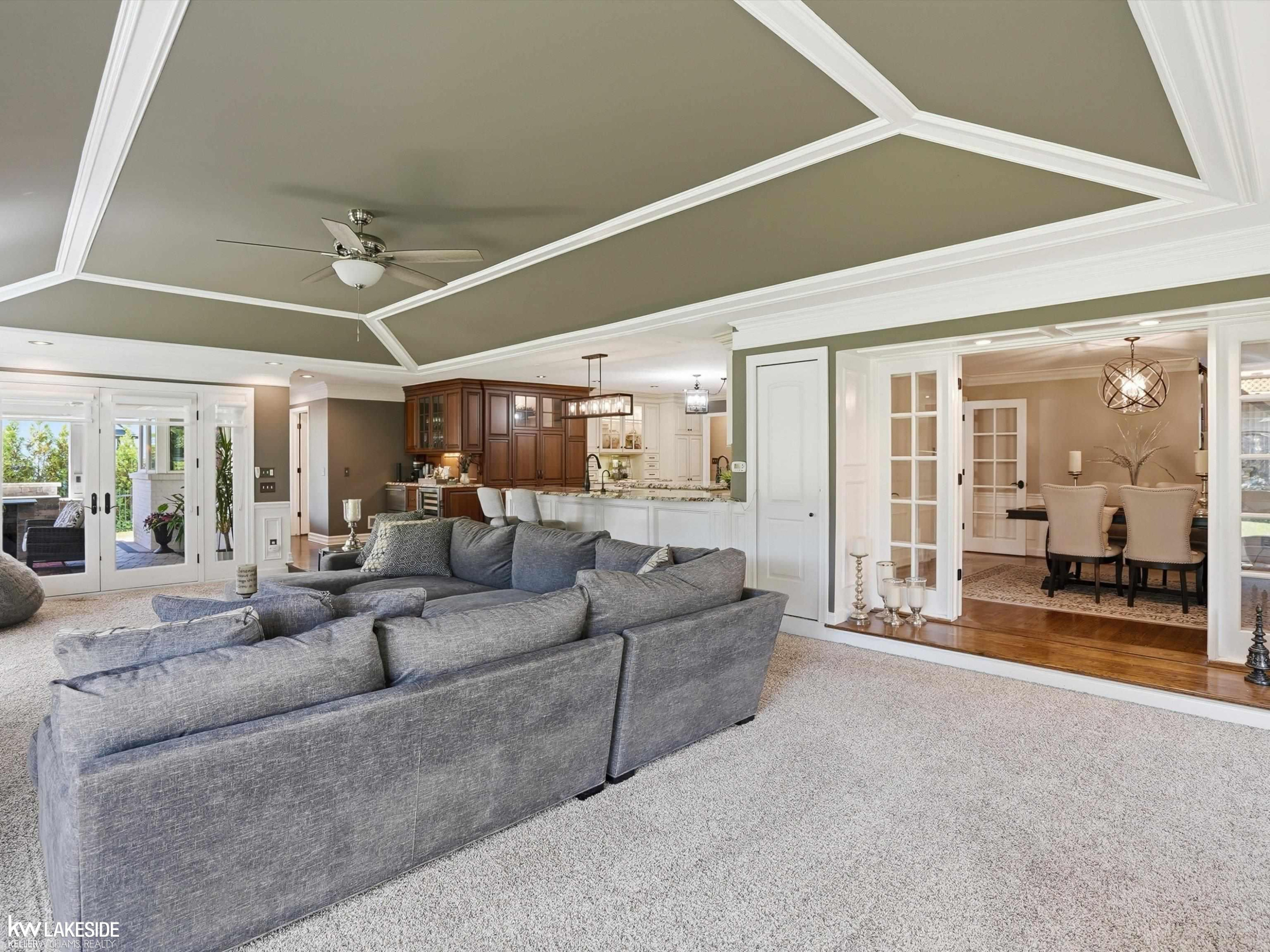 643 Lochmoor Boulevard, Grosse Pointe Woods, MI 48236 — Photo 17