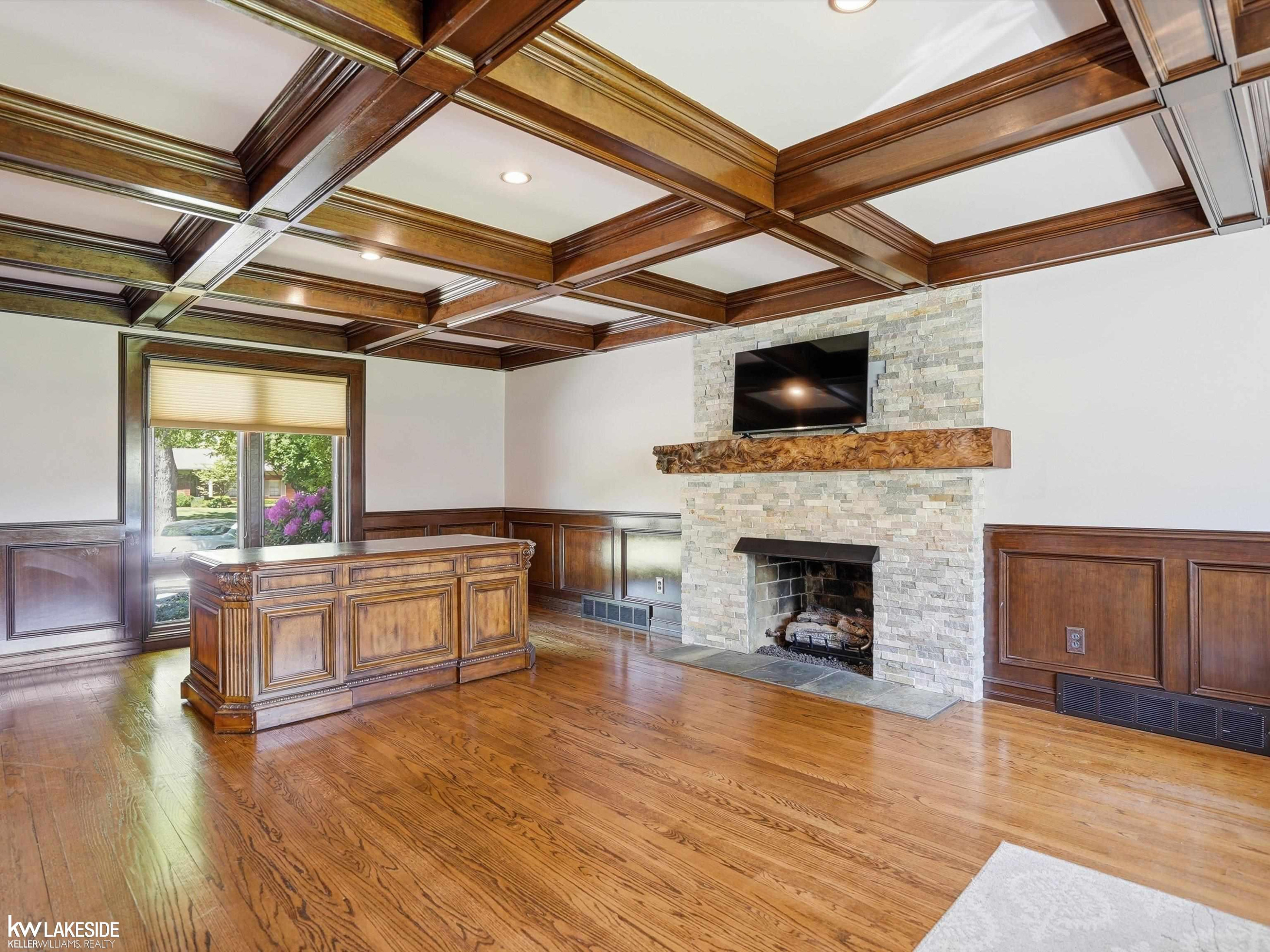 643 Lochmoor Boulevard, Grosse Pointe Woods, MI 48236 — Photo 27