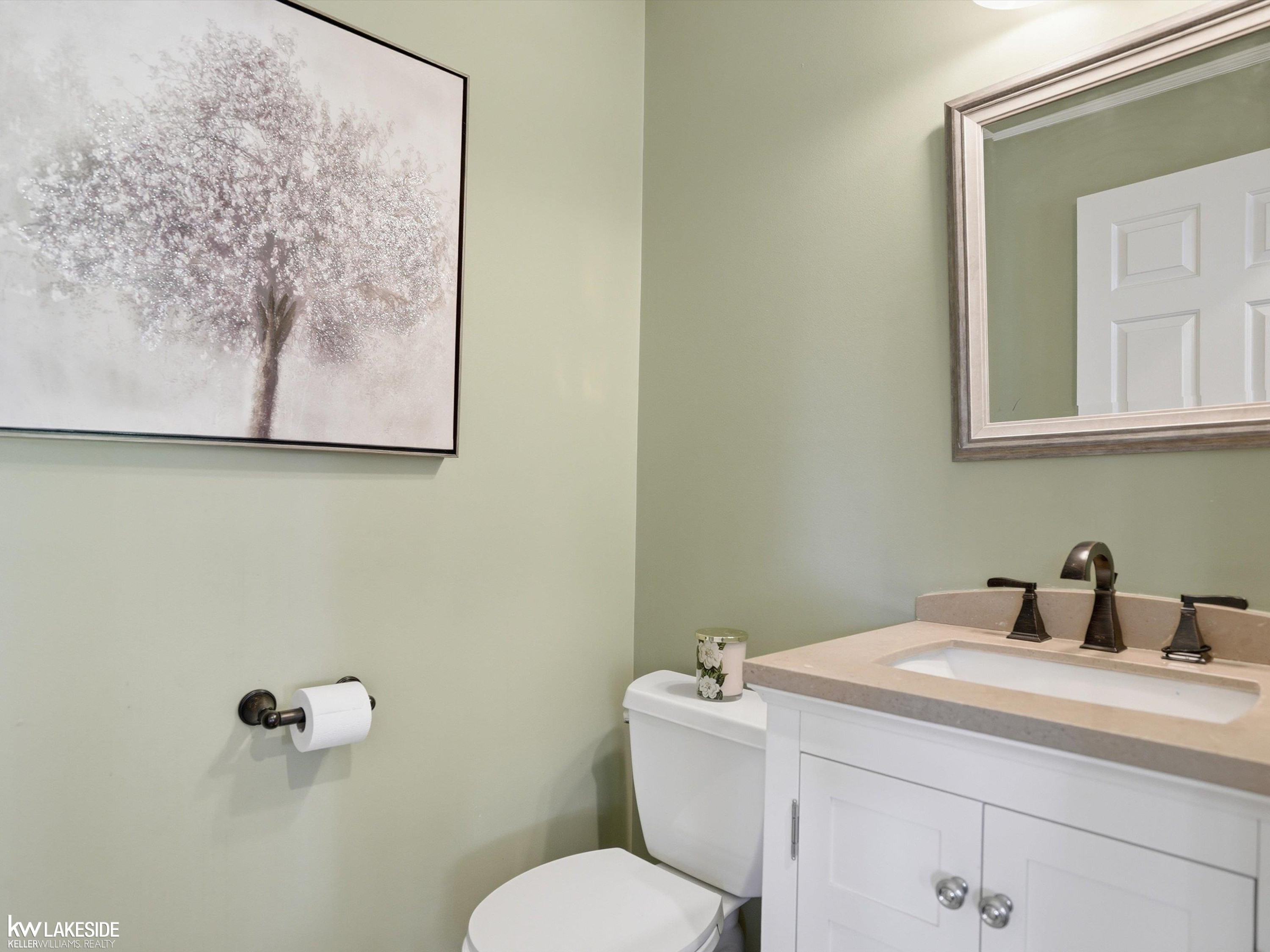 643 Lochmoor Boulevard, Grosse Pointe Woods, MI 48236 — Photo 34