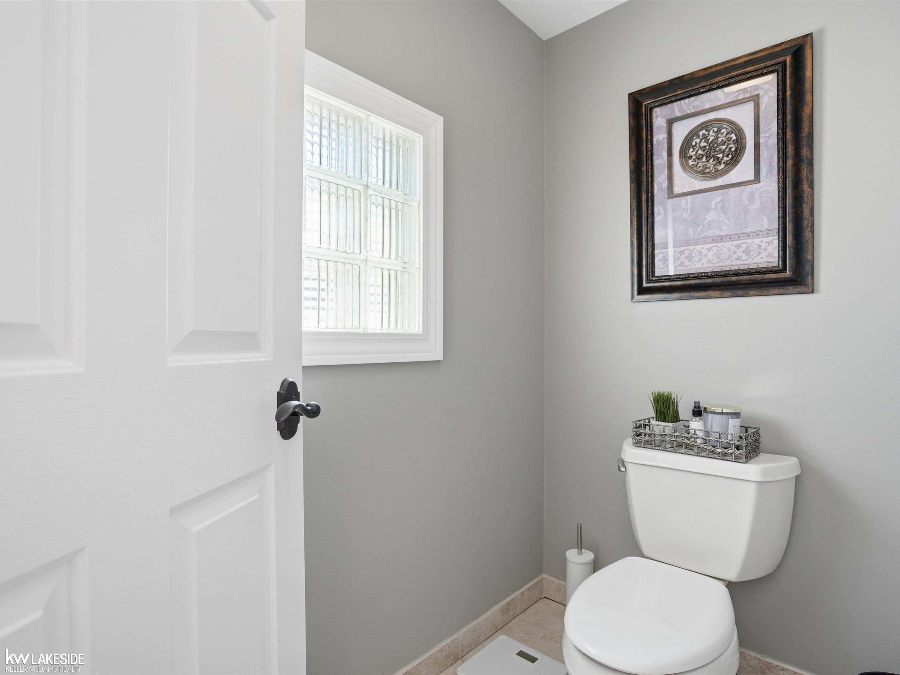 643 Lochmoor Boulevard, Grosse Pointe Woods, MI 48236 — Photo 42