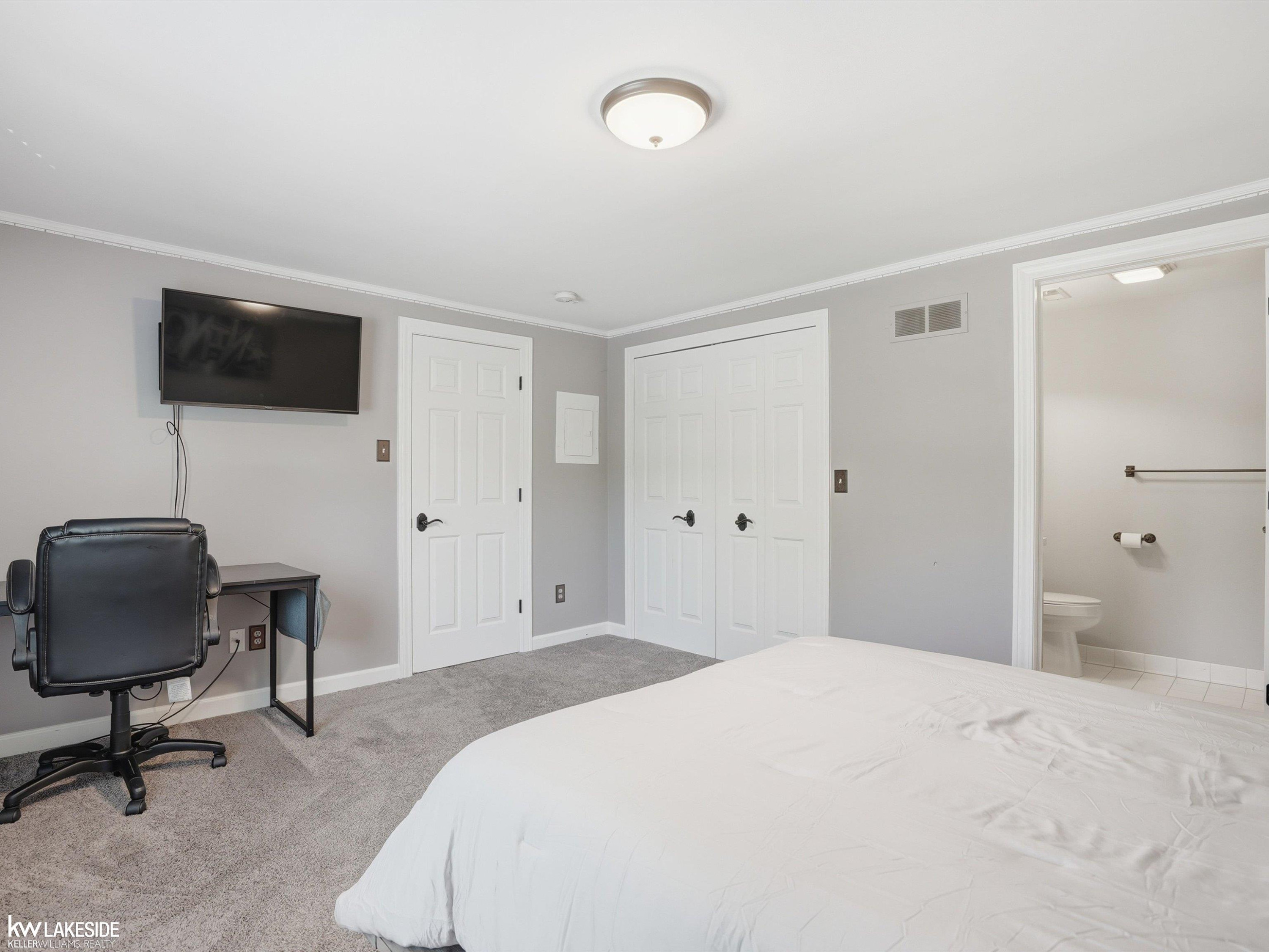 643 Lochmoor Boulevard, Grosse Pointe Woods, MI 48236 — Photo 51