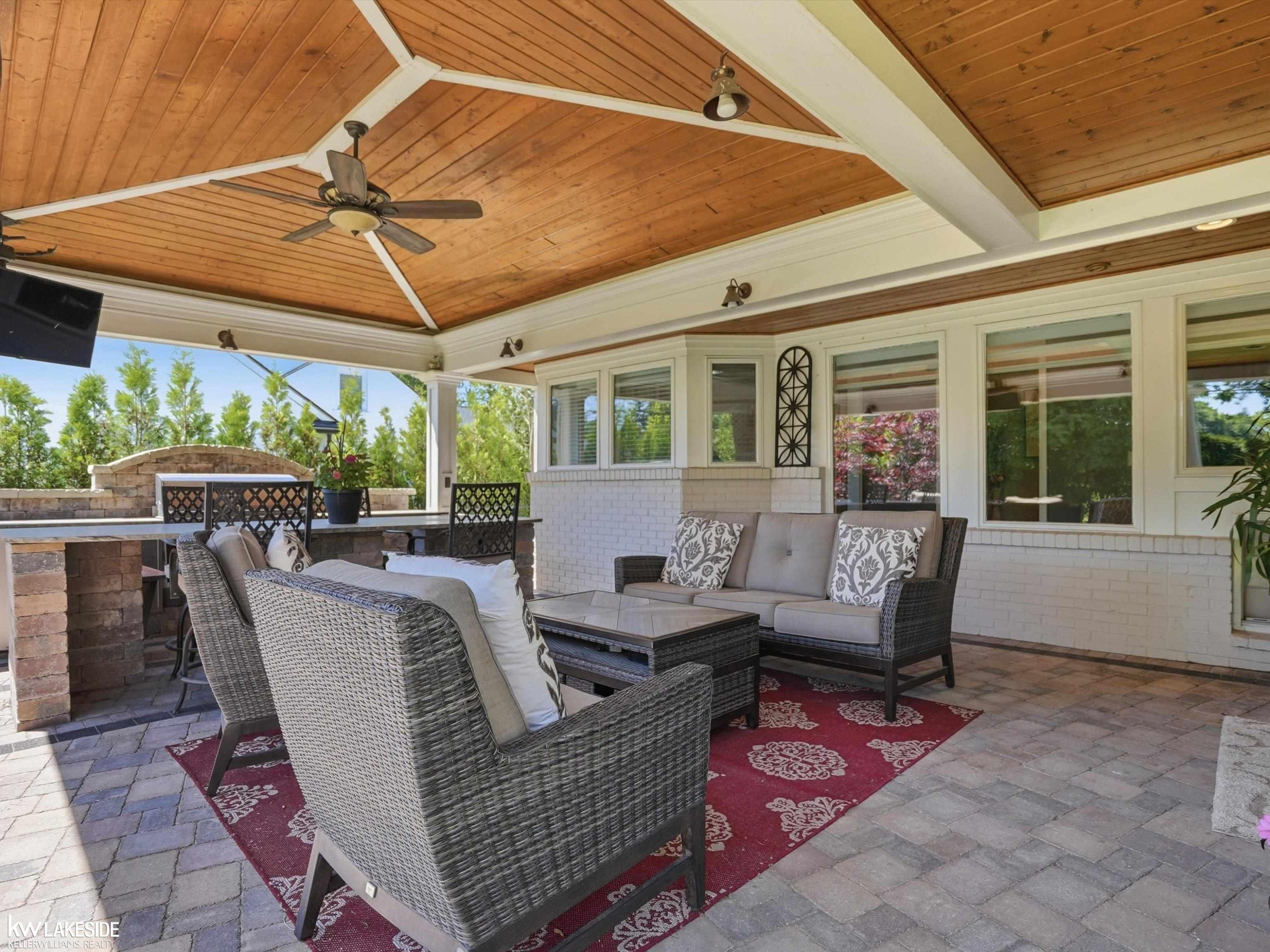 643 Lochmoor Boulevard, Grosse Pointe Woods, MI 48236 — Photo 59