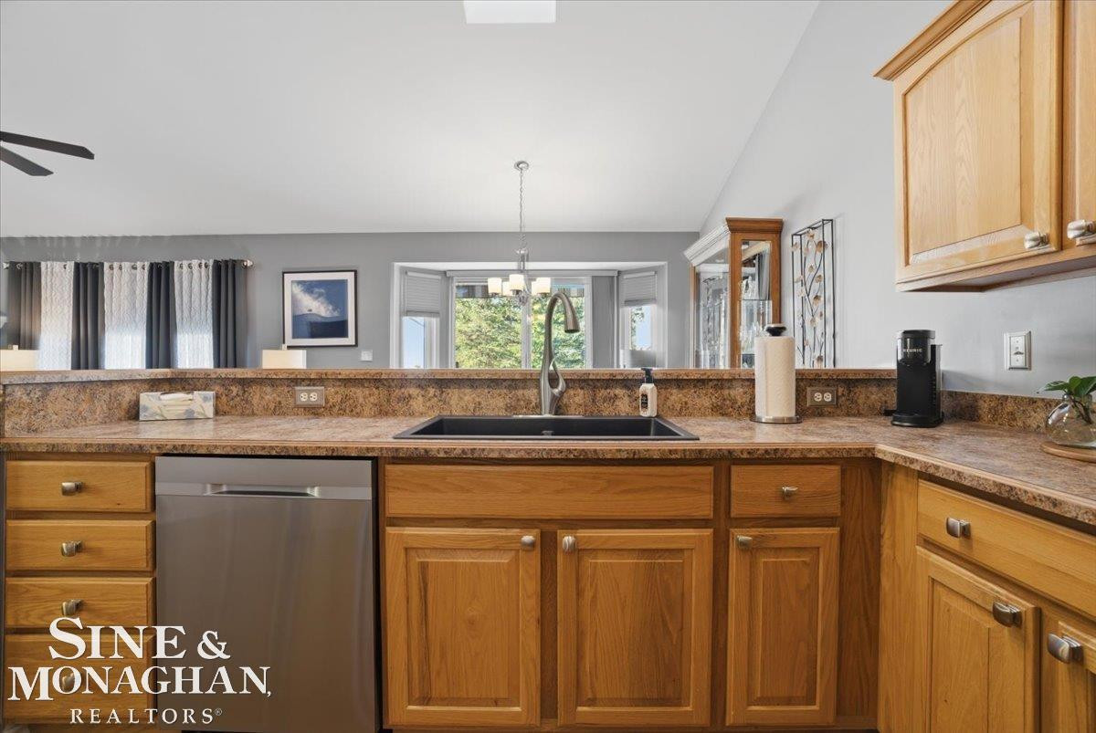 791 Snowbird Circle, MI 48079 — Photo 10