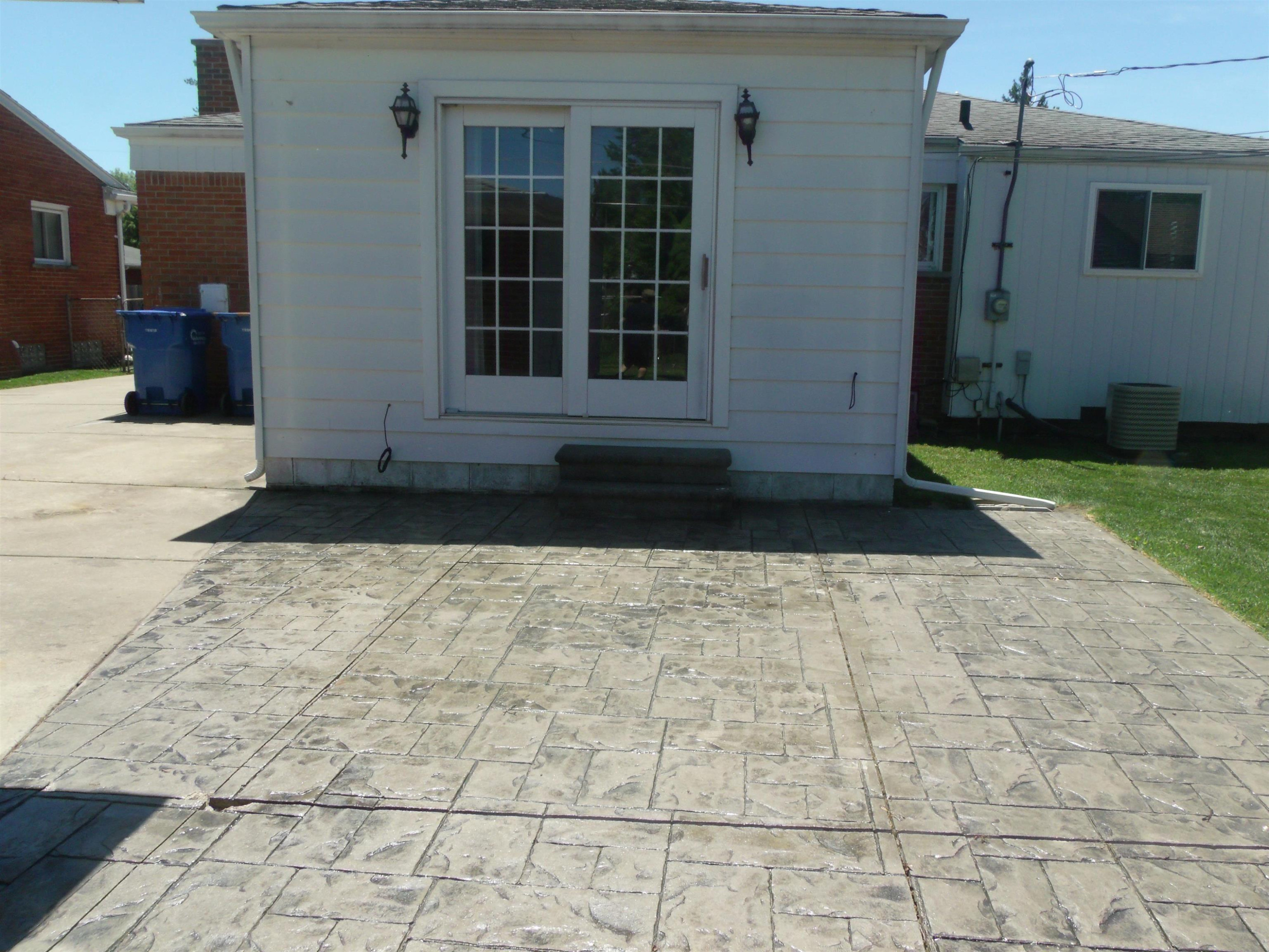 8467 Darlene Street, Warren, MI 48093 — Photo 8