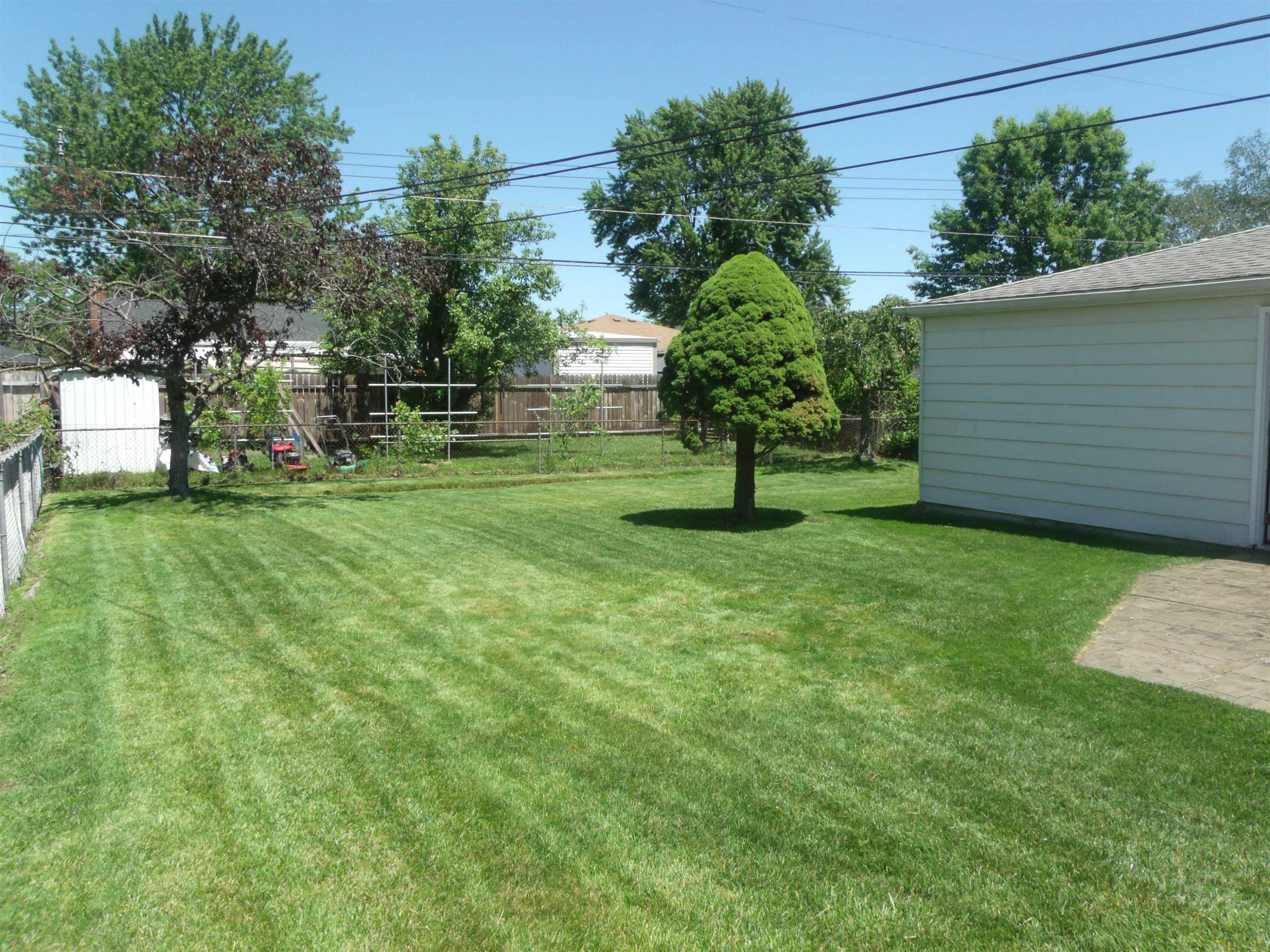 8467 Darlene Street, Warren, MI 48093 — Photo 9