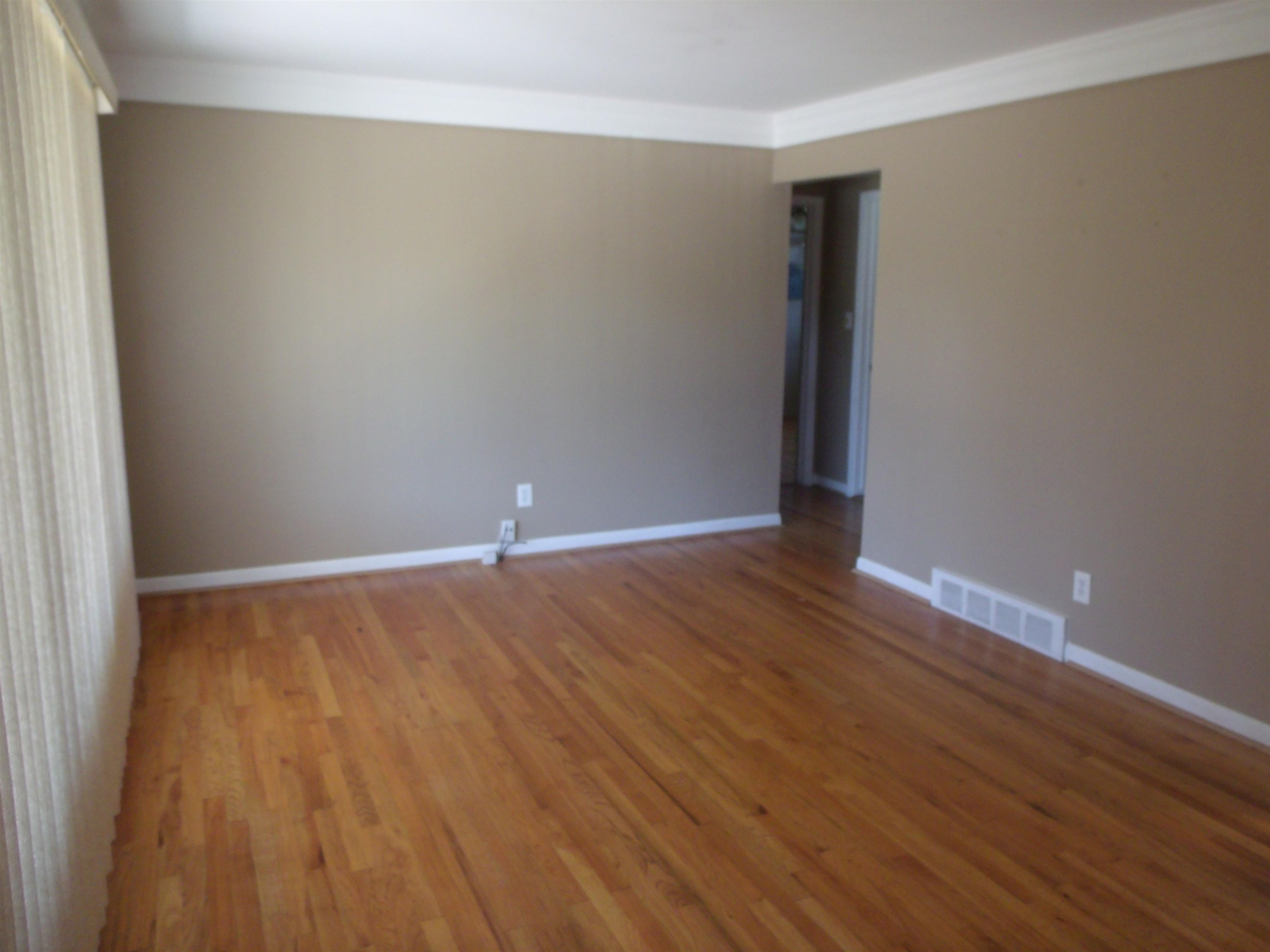 8467 Darlene Street, Warren, MI 48093 — Photo 10