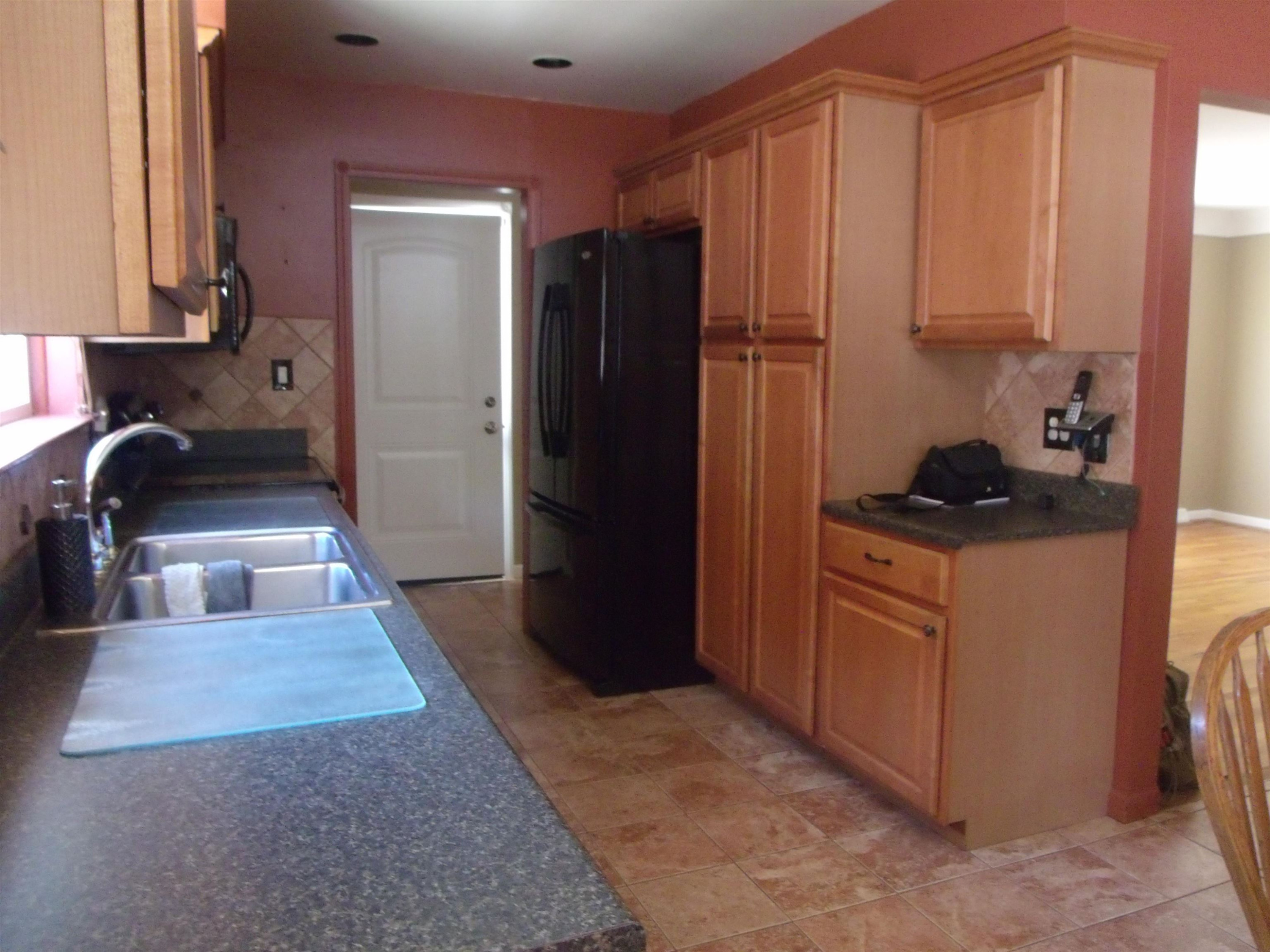 8467 Darlene Street, Warren, MI 48093 — Photo 12