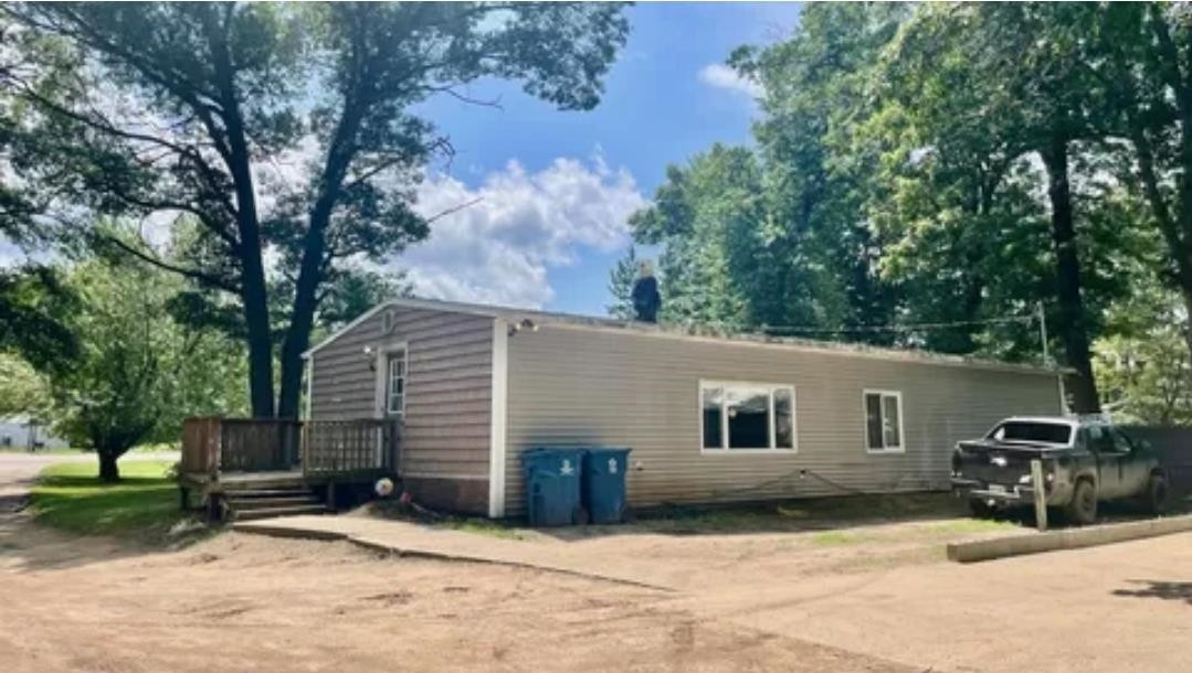 654 W Isabella Road, Midland, MI 48640 — front exterior