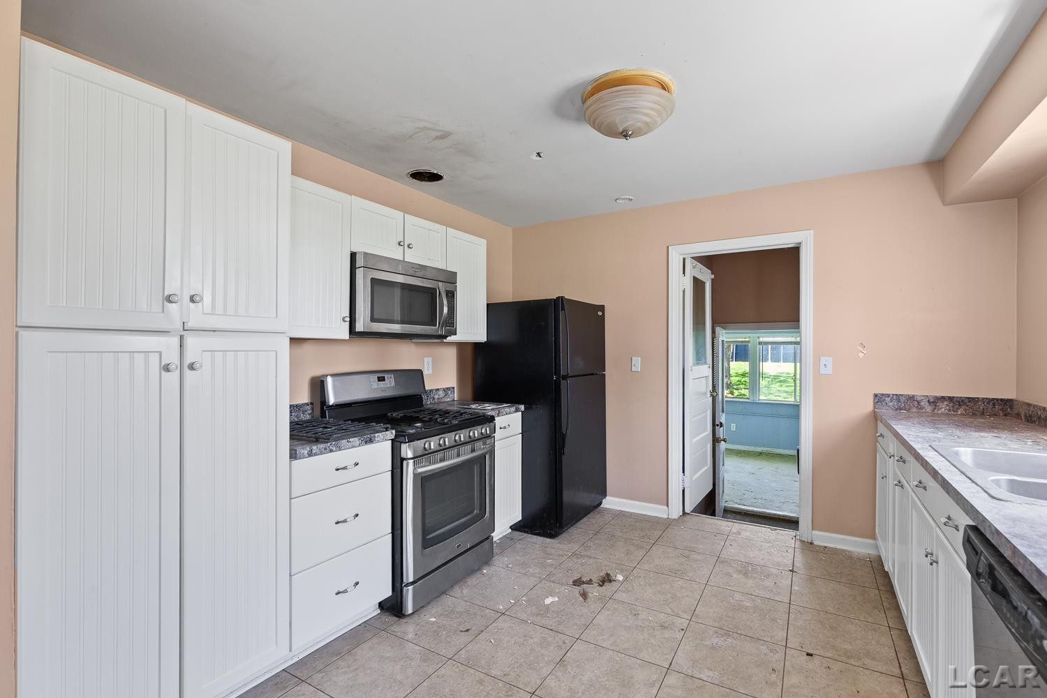 922 Addison Street, Adrian, MI 49221 — Photo 9