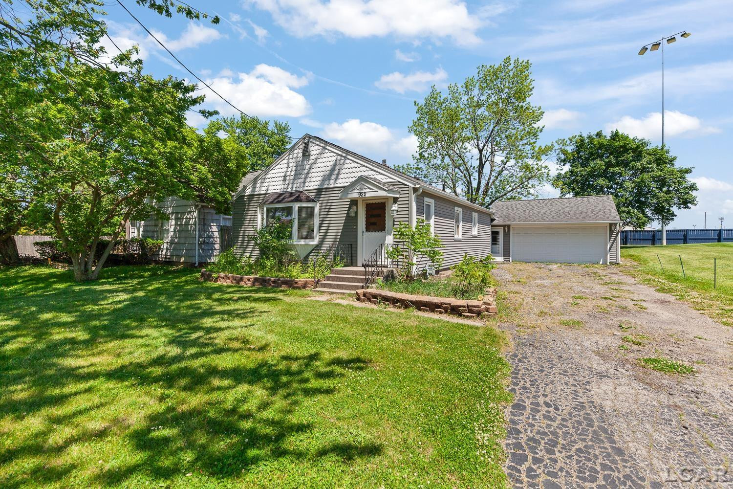 922 Addison Street, Adrian, MI 49221 — Photo 23