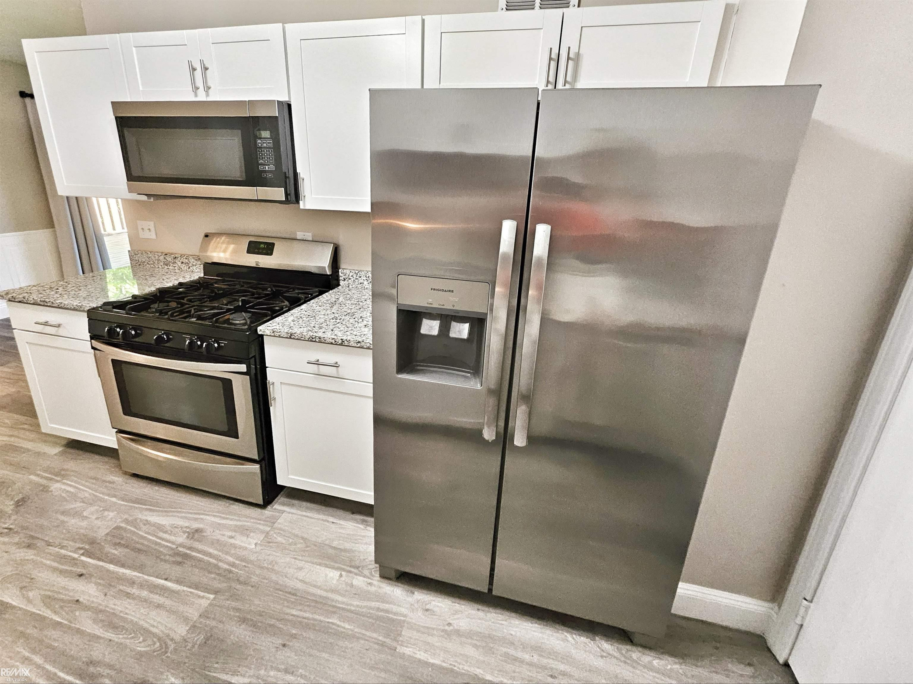 33799 BAYVIEW Drive, Chesterfield, MI 48047 — Photo 12