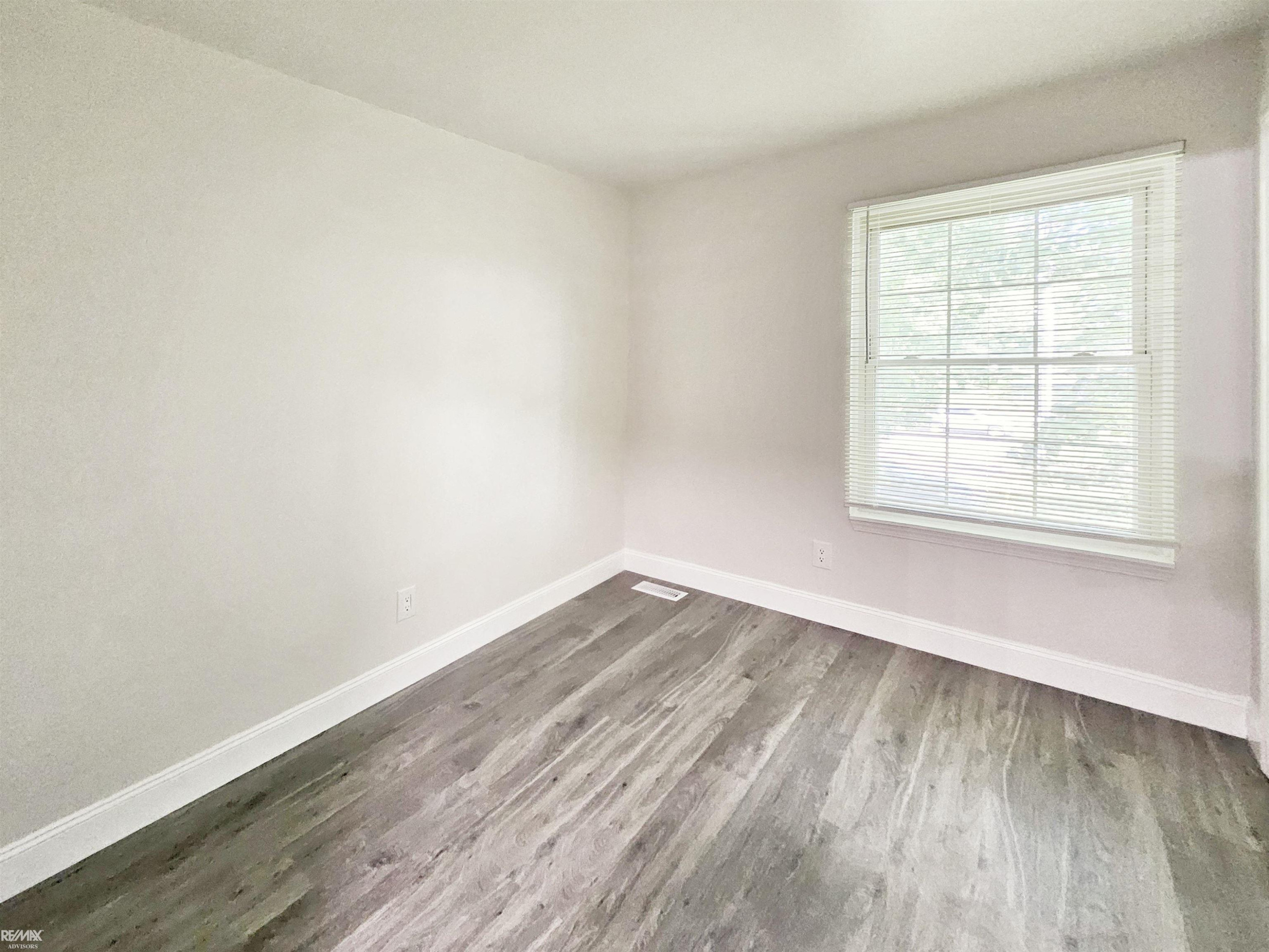33799 BAYVIEW Drive, Chesterfield, MI 48047 — Photo 25