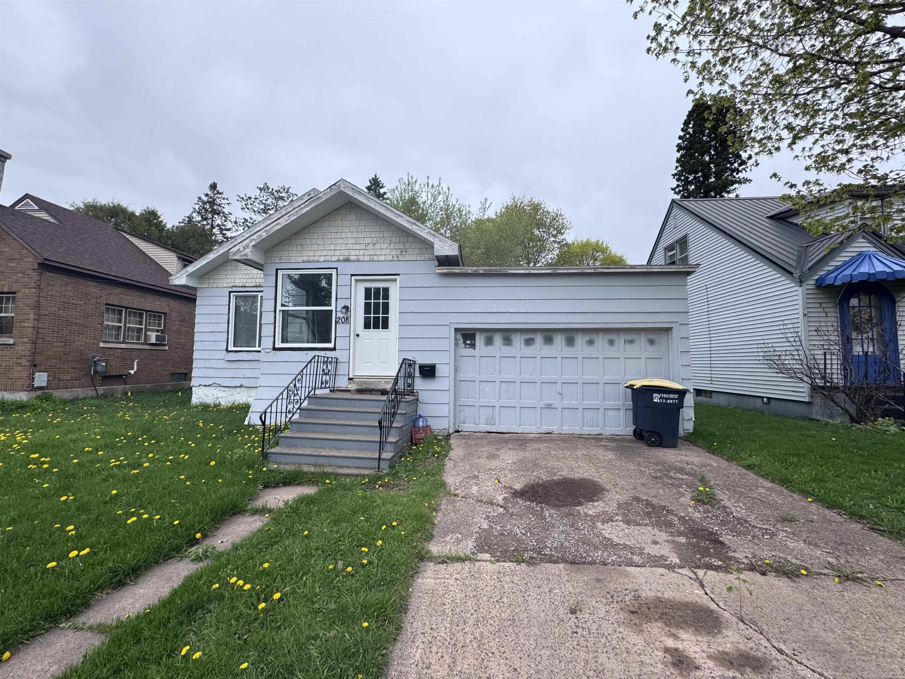 208 E Ridge Street, Ironwood, MI 49938