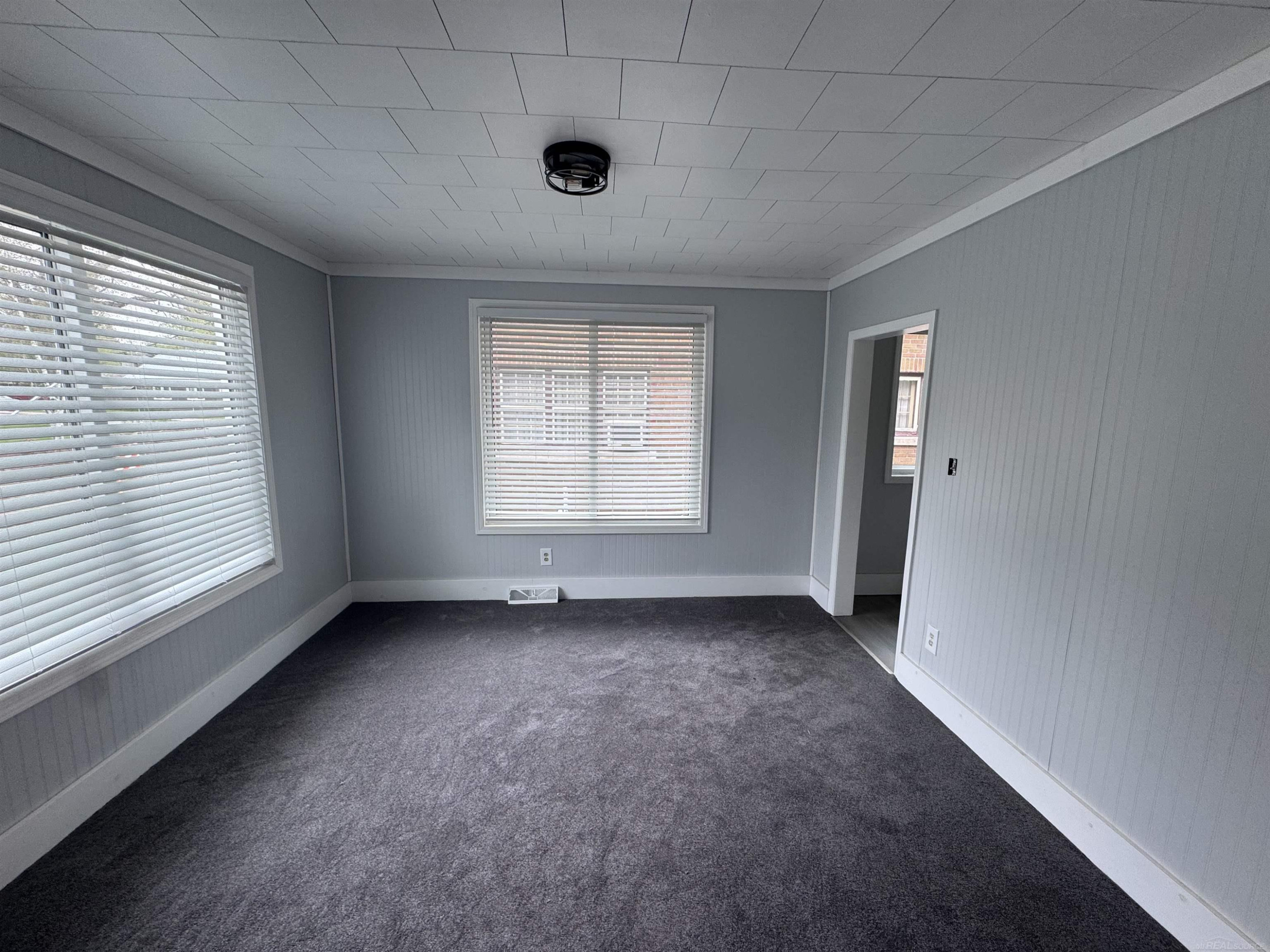 208 E Ridge Street, Ironwood, MI 49938 — Photo 3