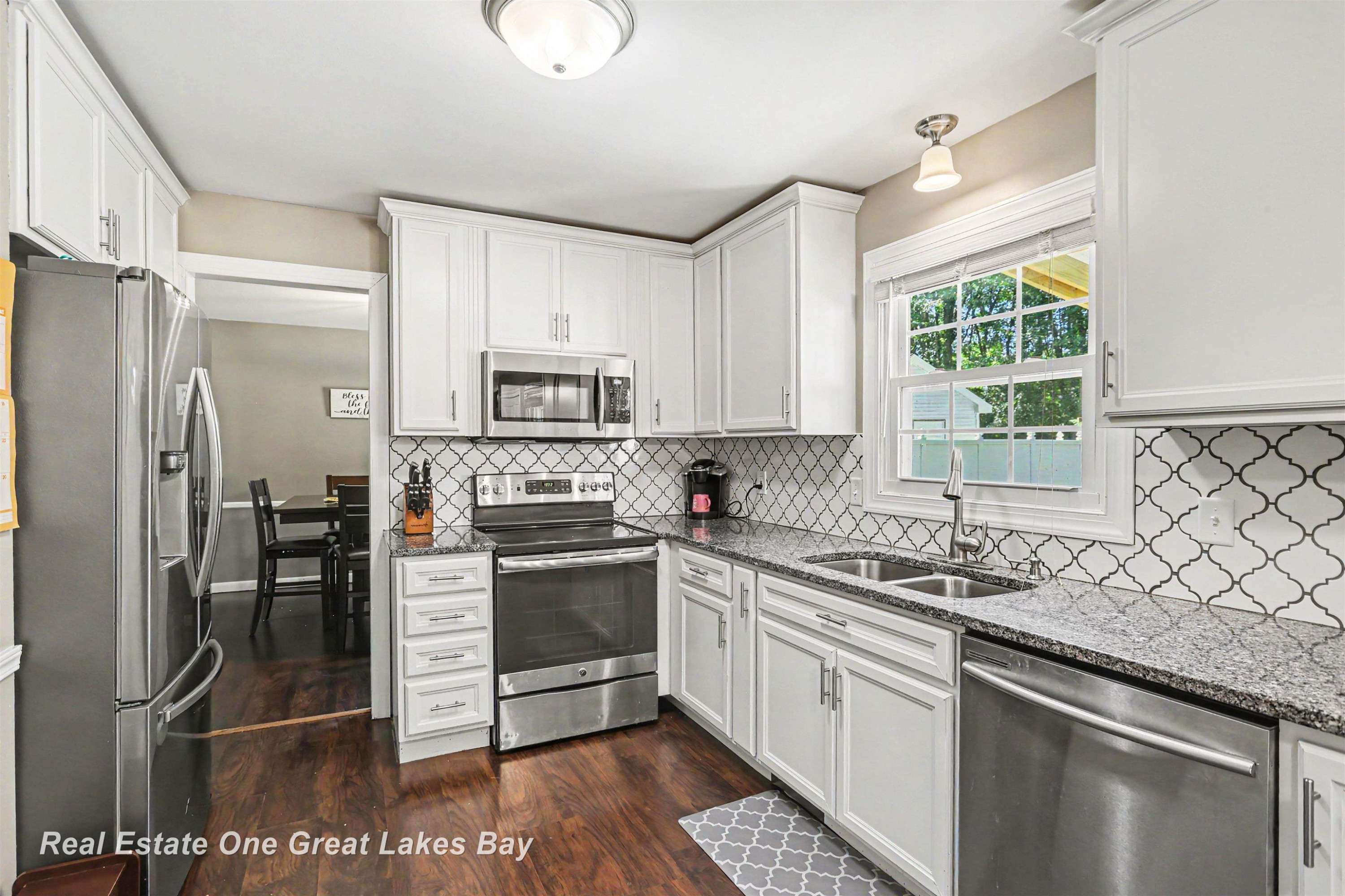 12119 Sanders Drive, Freeland, MI 48623 — Photo 8