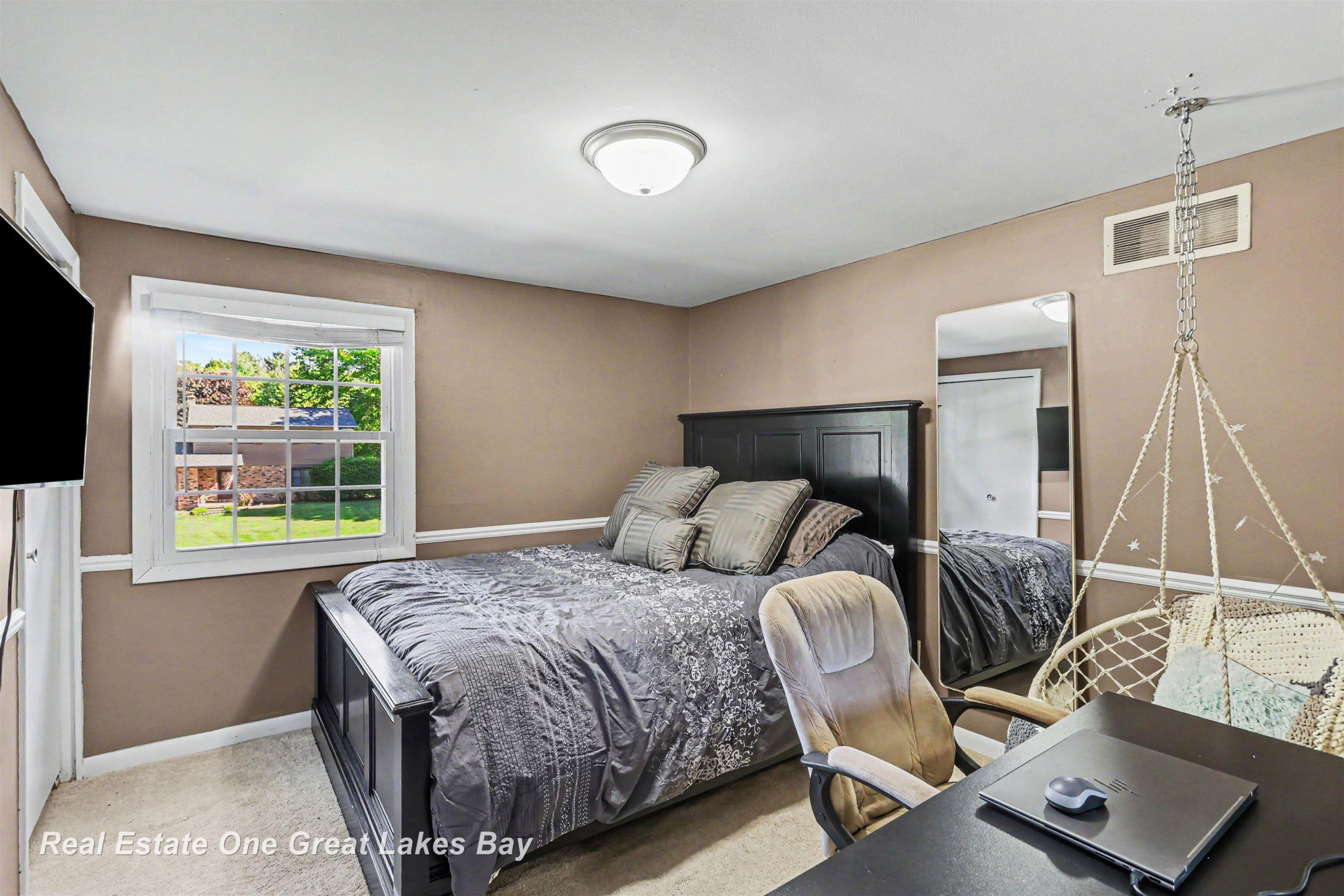 12119 Sanders Drive, Freeland, MI 48623 — Photo 20