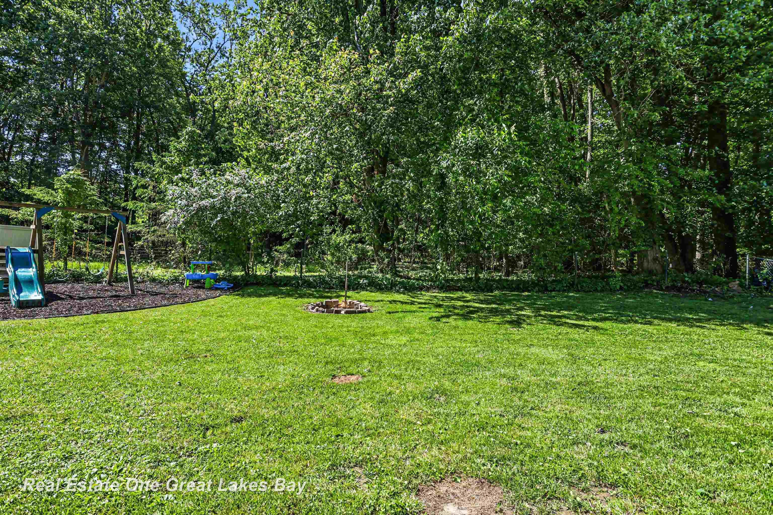 12119 Sanders Drive, Freeland, MI 48623 — Photo 33