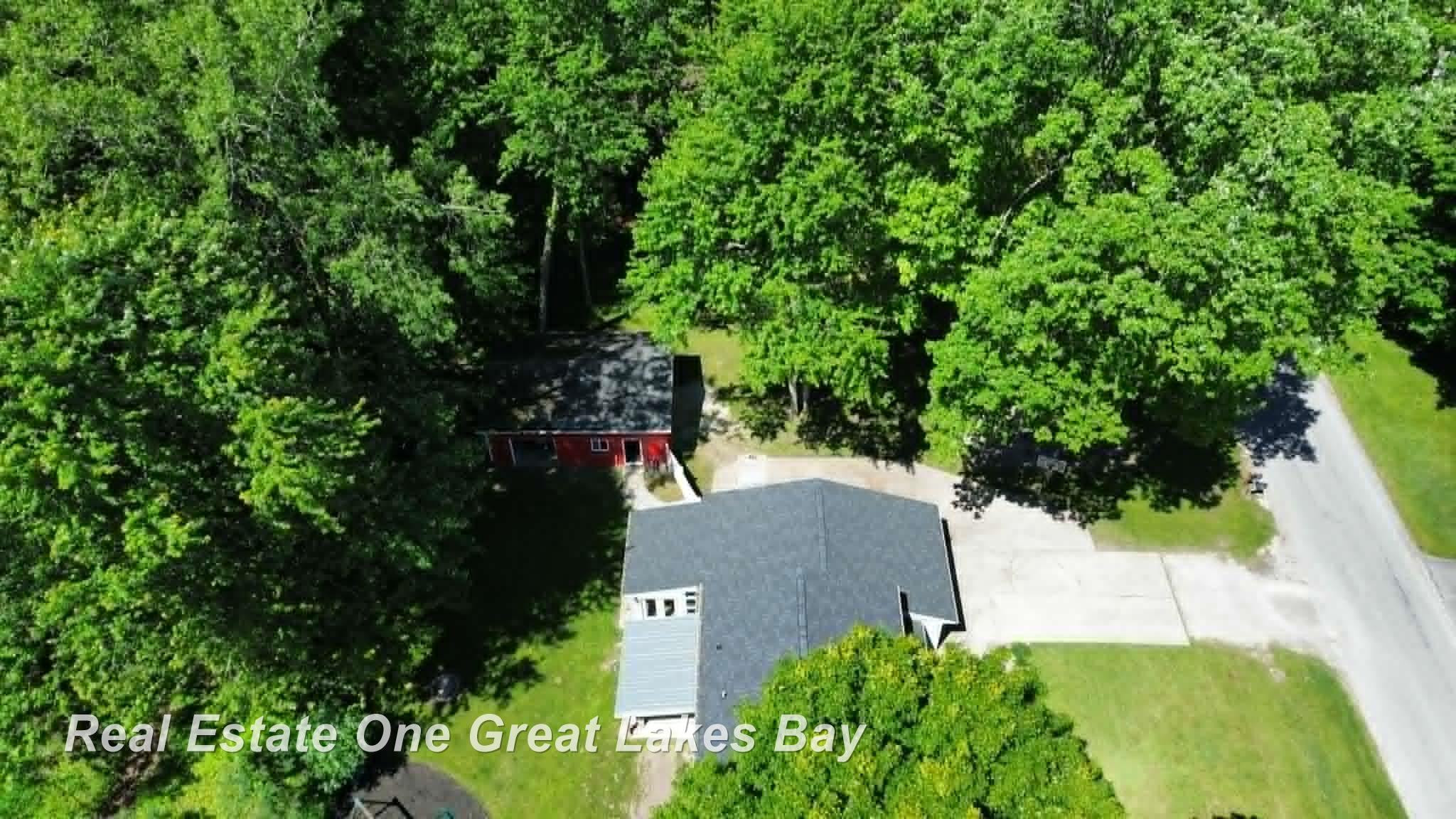 12119 Sanders Drive, Freeland, MI 48623 — Photo 38