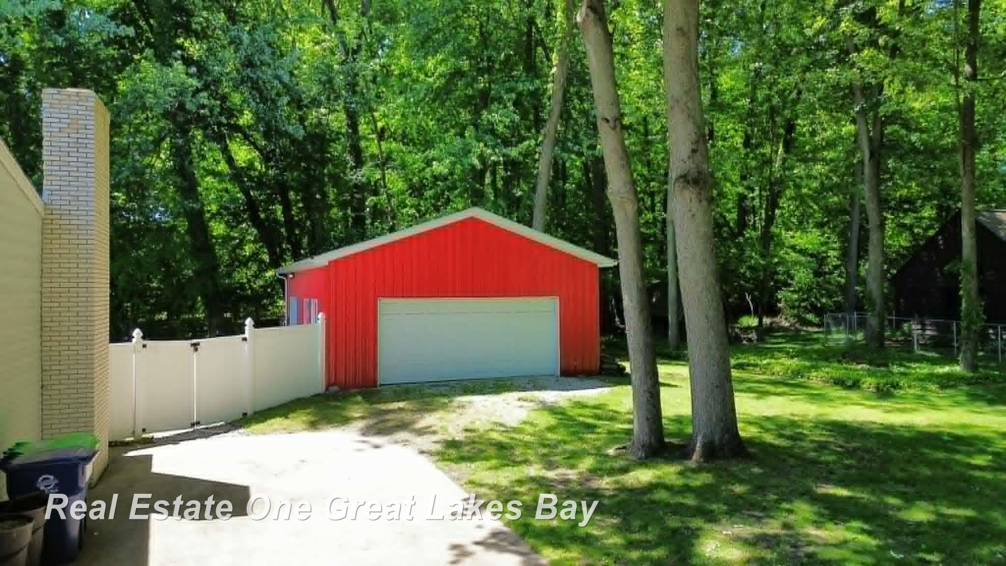 12119 Sanders Drive, Freeland, MI 48623 — Photo 42
