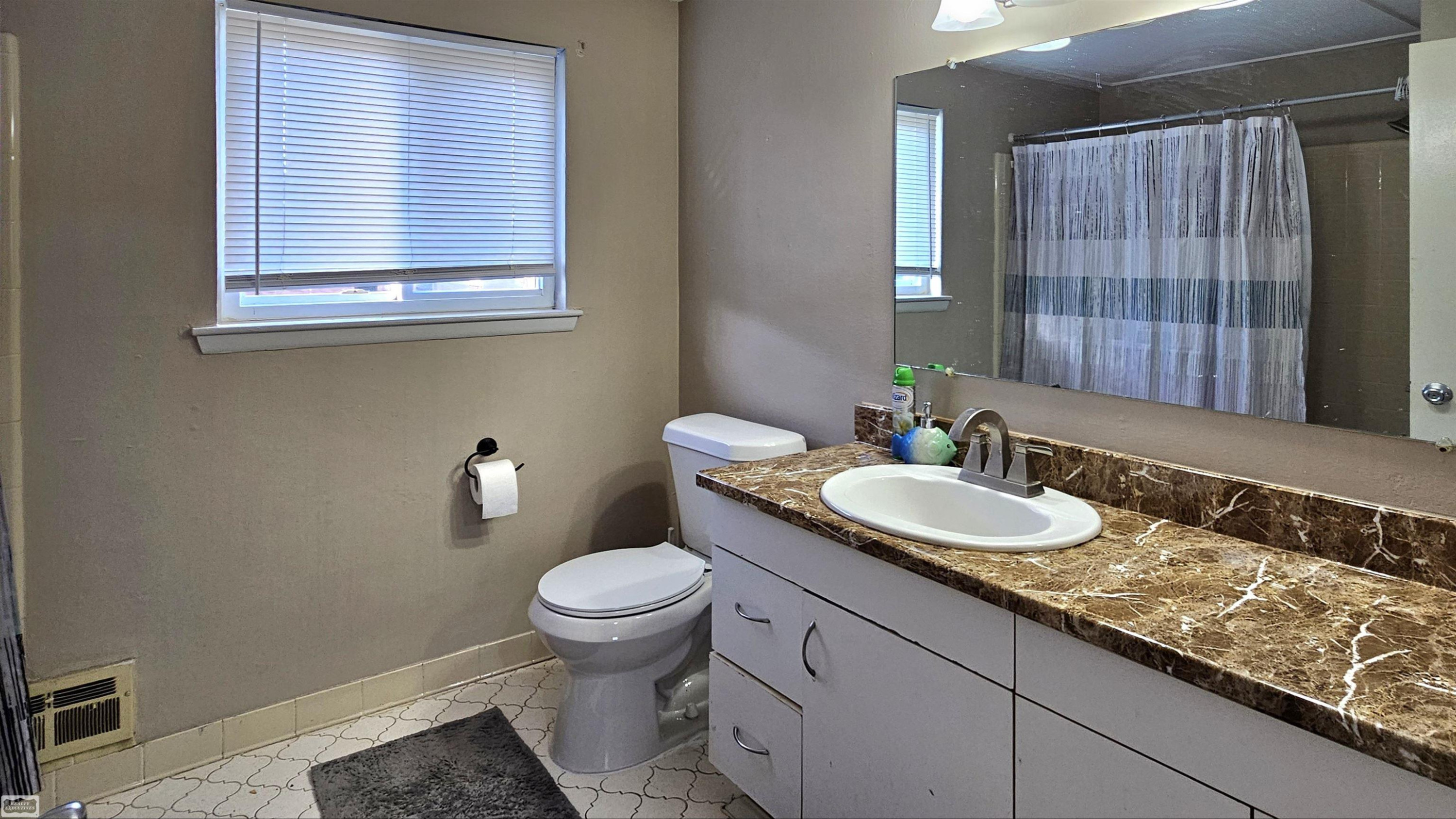 19709 Abrahm Street, Clinton Twp, MI 48035 — Photo 8