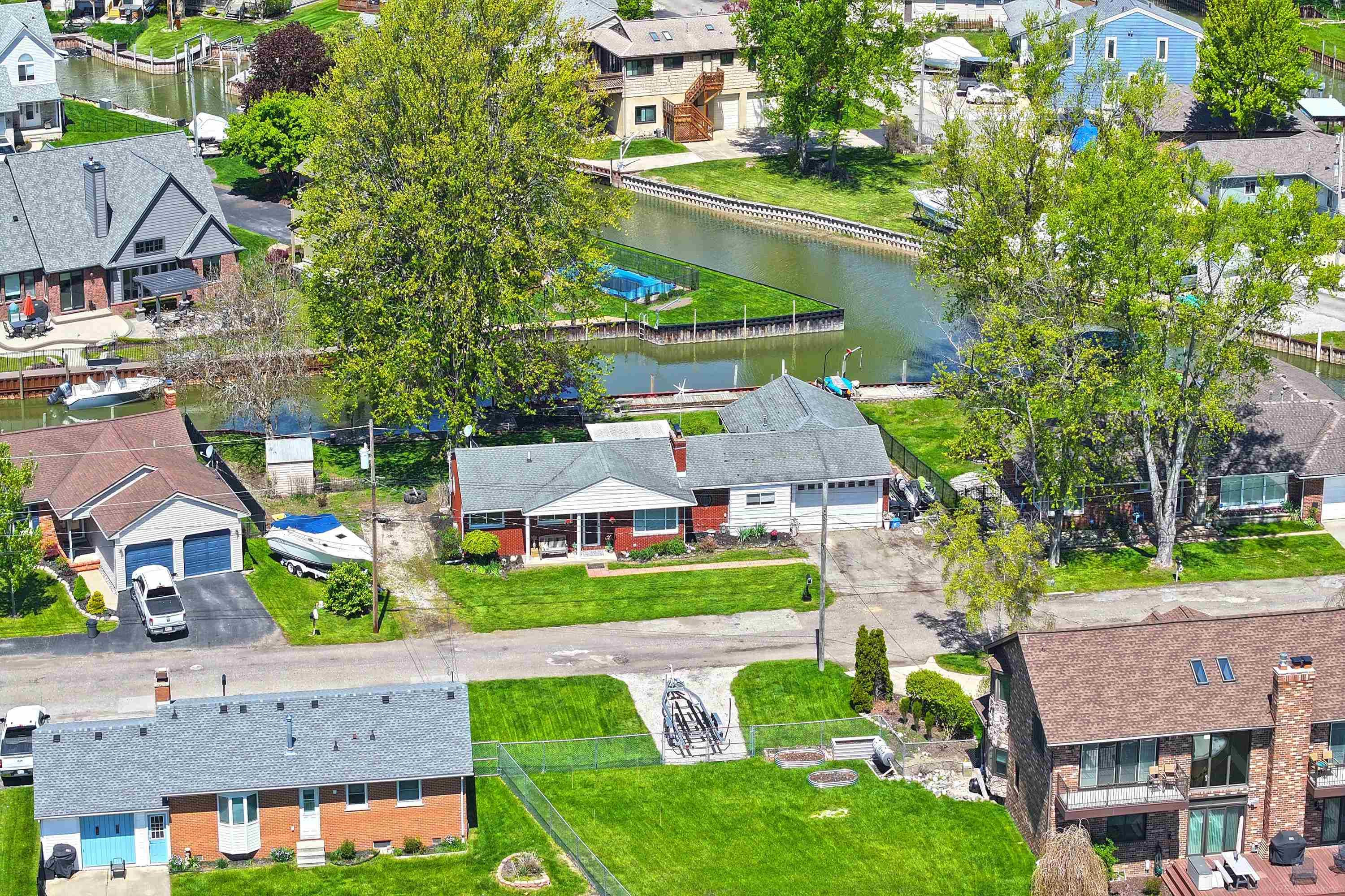 46891 Roselane Drive, MI 48047 — Photo 24