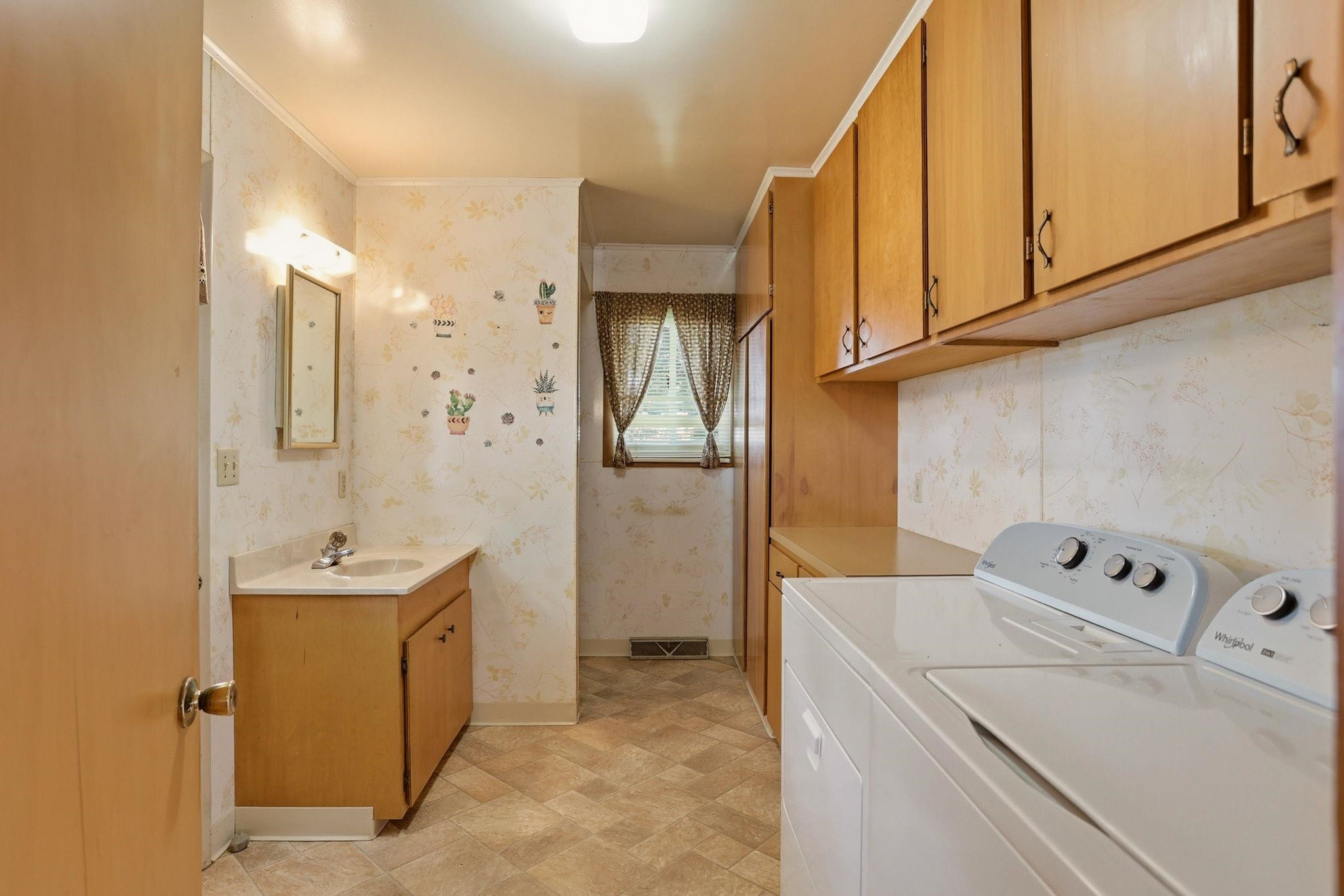 2388 S Portsmouth Road, Saginaw, MI 48601 — Photo 30