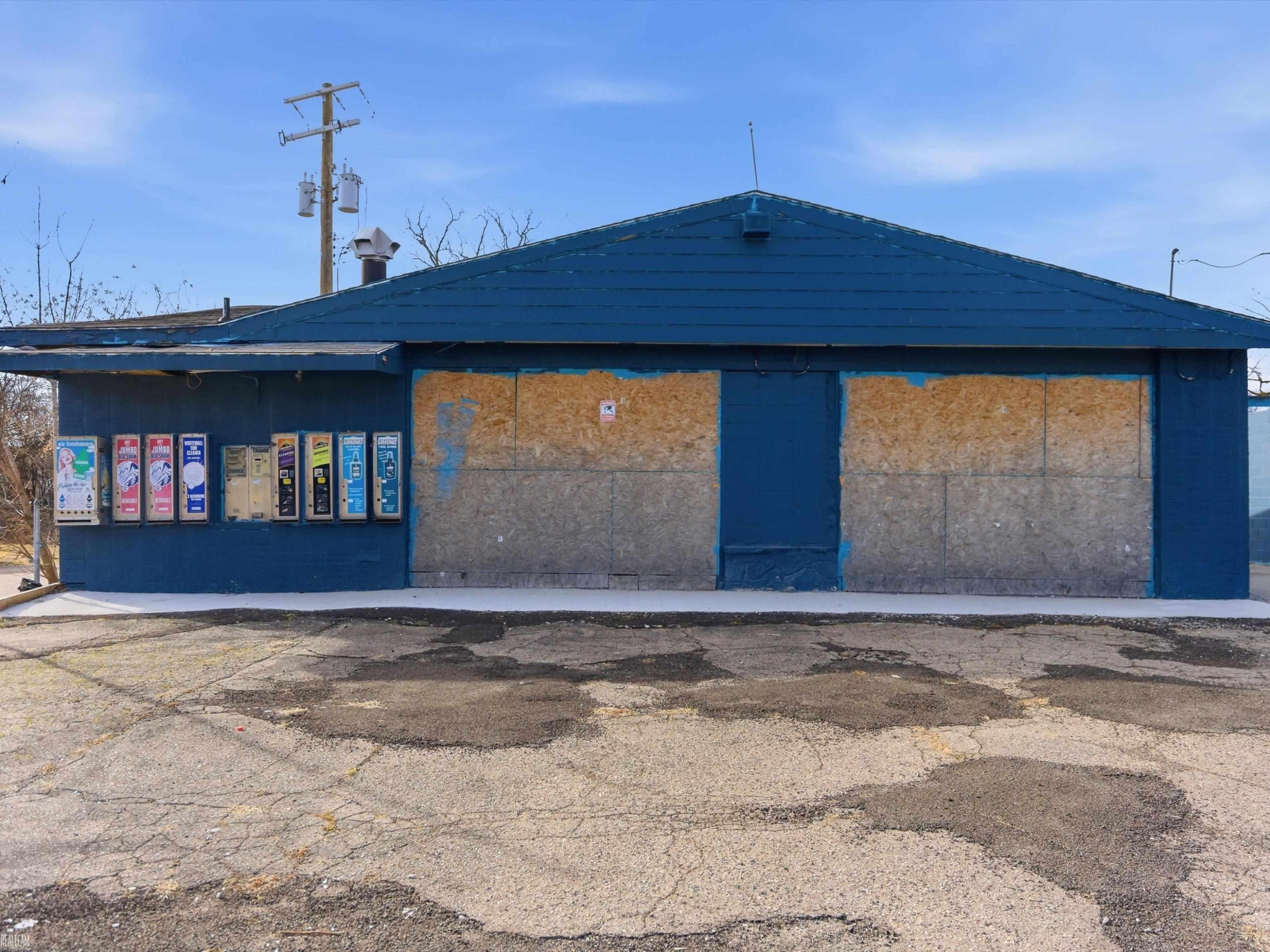 684 Auburn Avenue, Pontiac, MI 48342 — front exterior