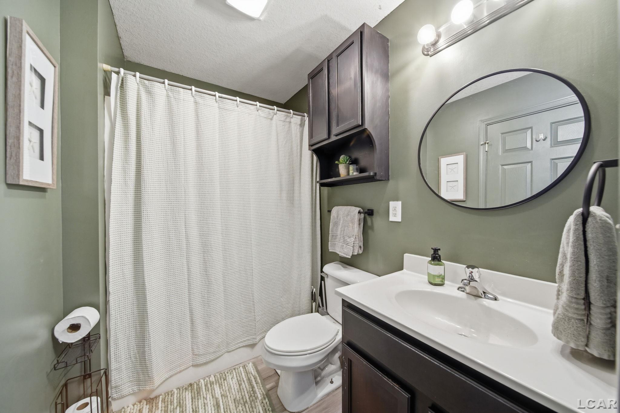 901 Bradish Street, Unit 11, Adrian, MI — Photo 11