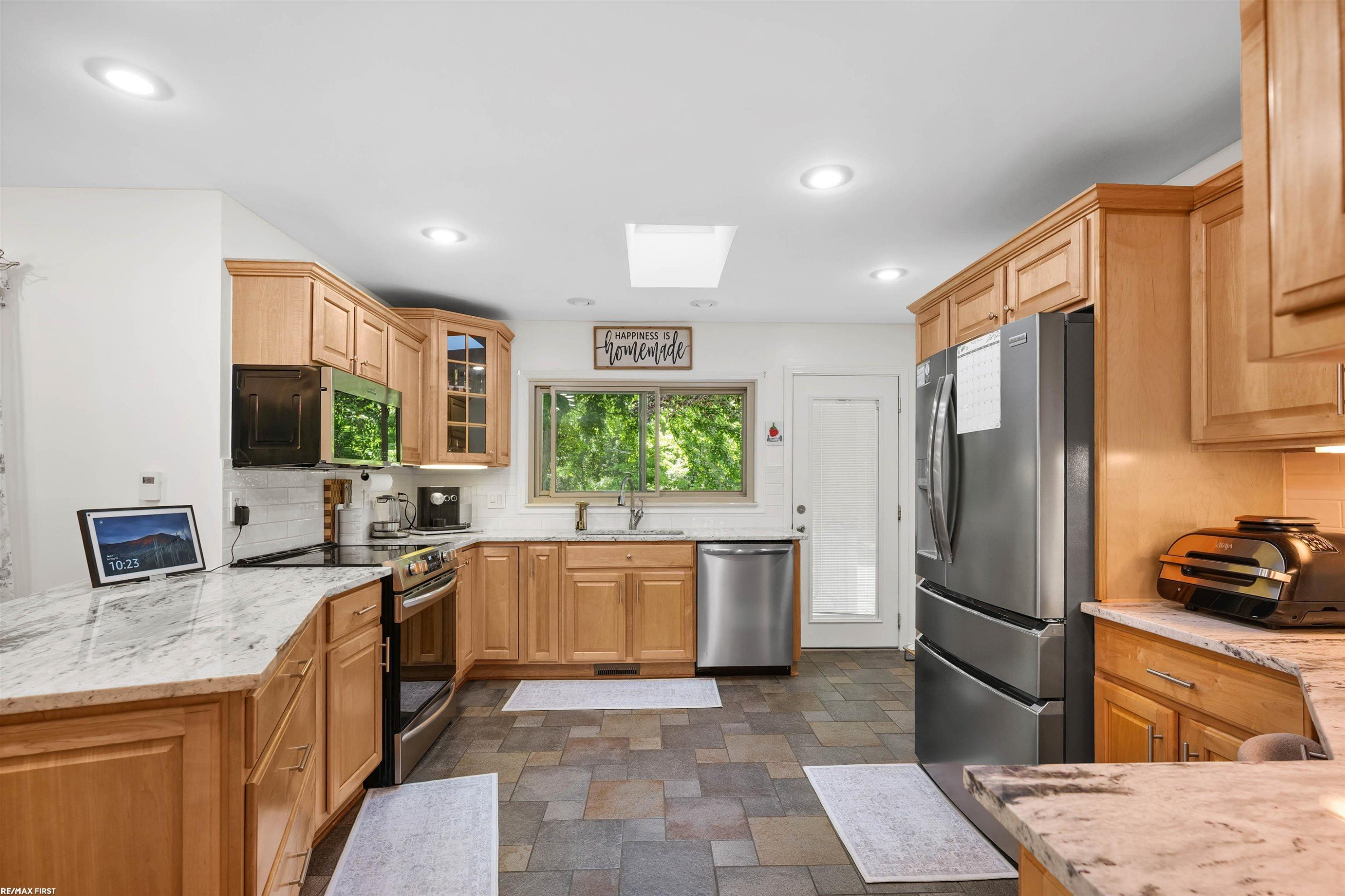 46368 Community Center Drive, MI 48047 — Photo 3