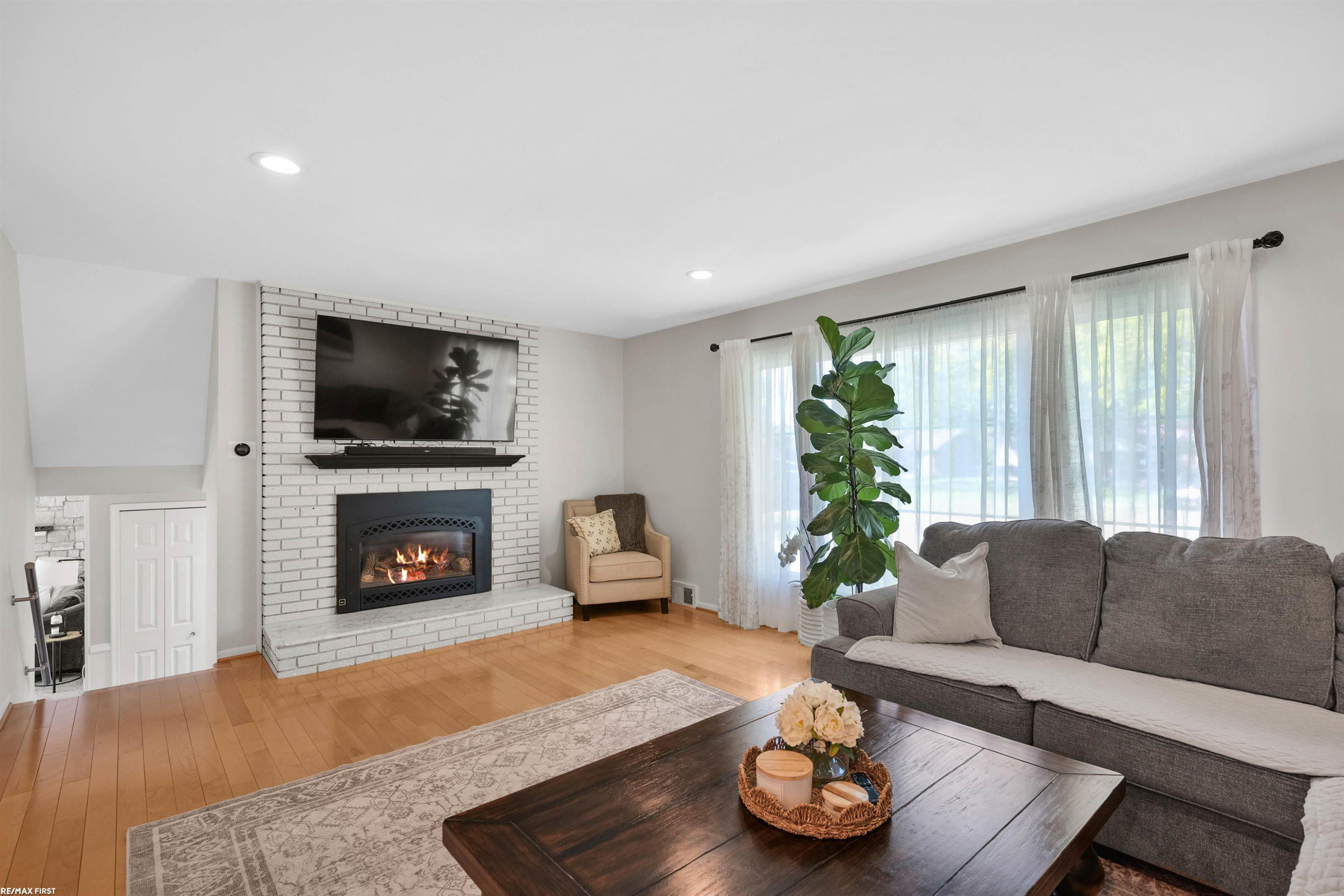 46368 Community Center Drive, MI 48047 — Photo 6