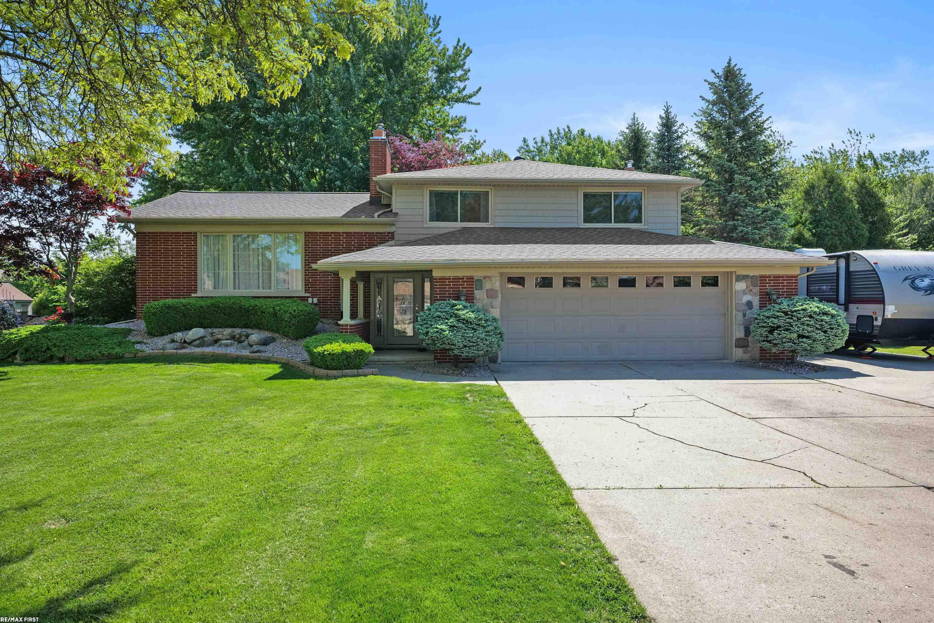 46368 Community Center Drive, MI 48047 — Photo 41