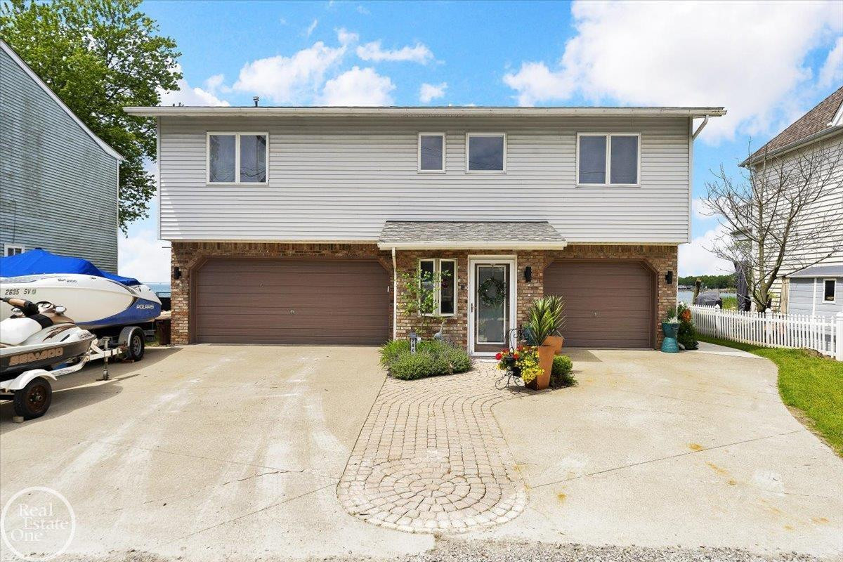 7860 Belle Brae Lane, MI — Photo 2