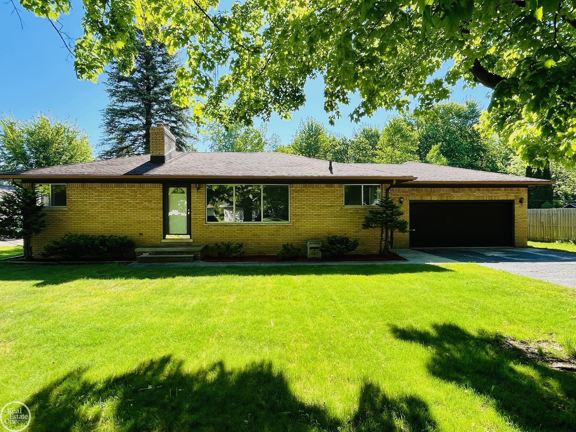 227 Connecticut Avenue, Marysville, MI 48040