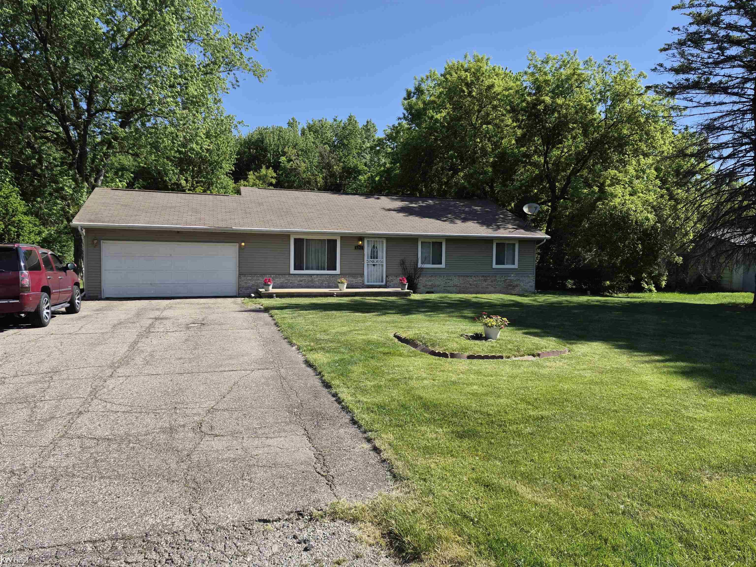 1282 Arrowhead Drive, Burton, MI 48509
