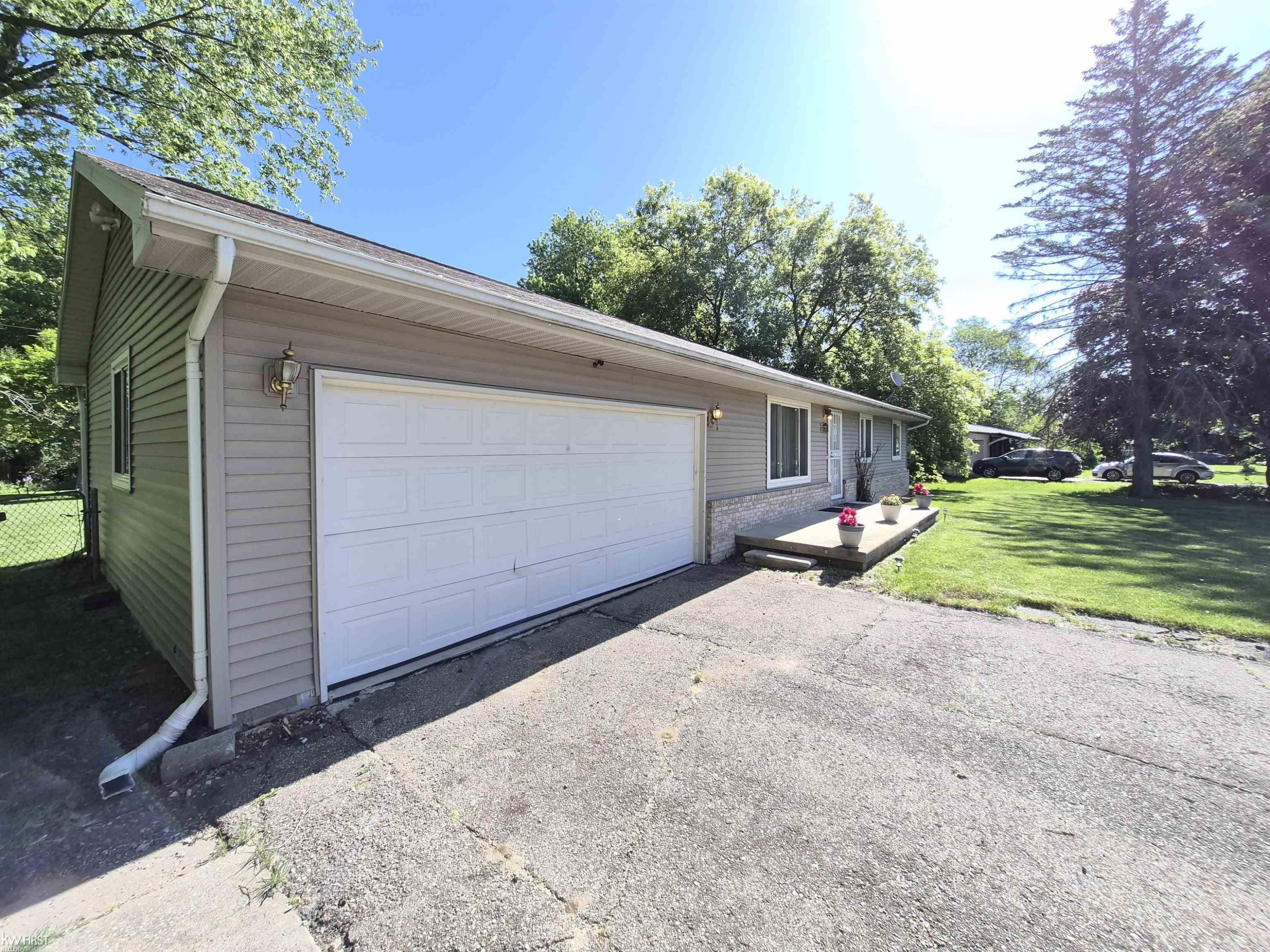 1282 Arrowhead Drive, Burton, MI 48509 — Photo 2