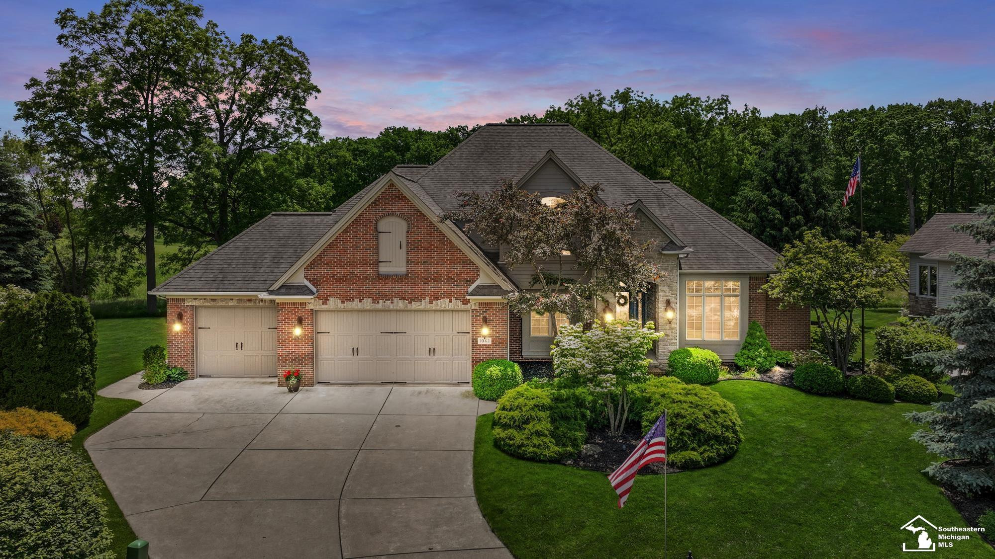 1042 Saint James Park Avenue, Monroe, MI 48161