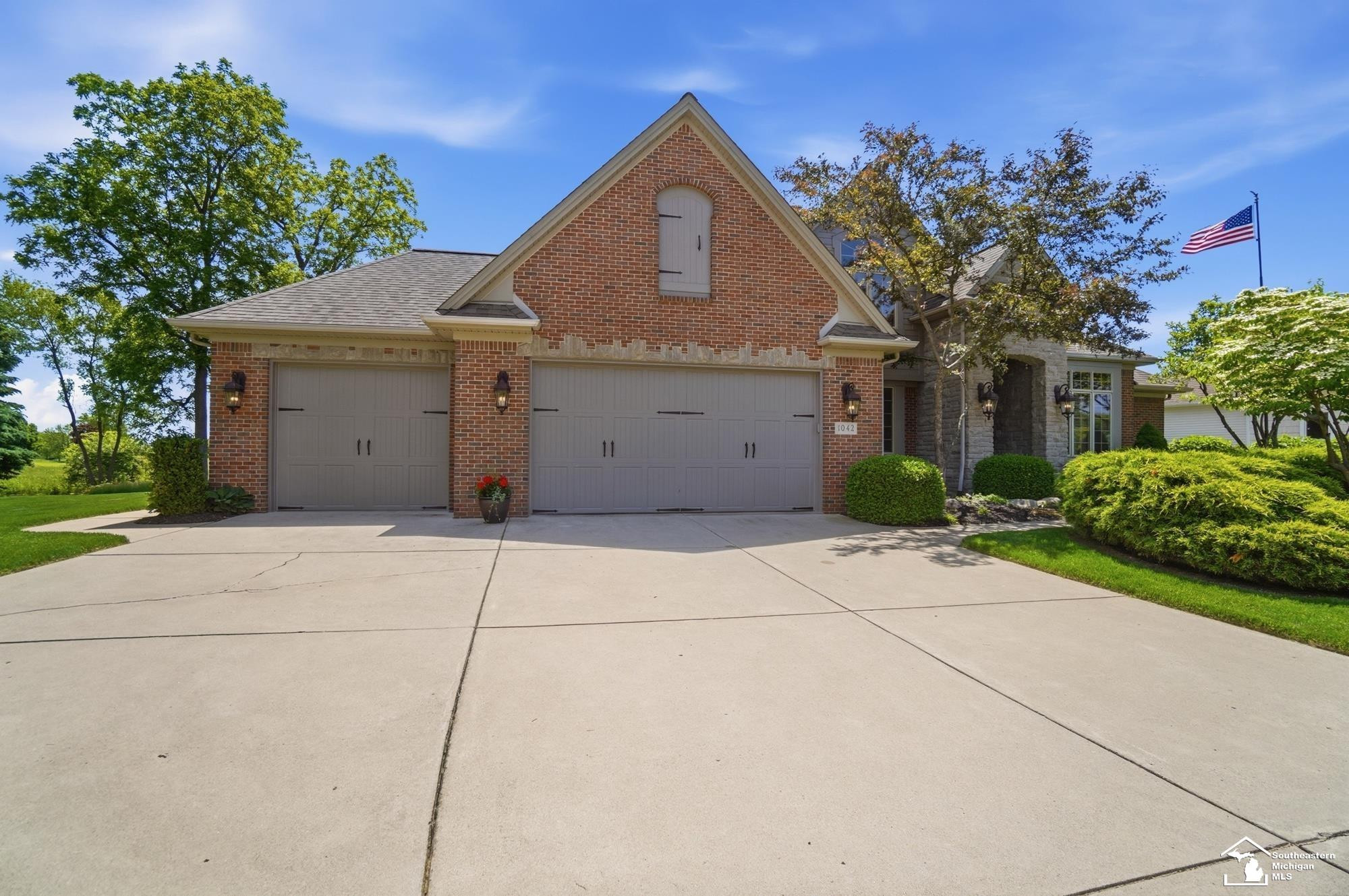 1042 Saint James Park Avenue, Monroe, MI 48161 — Photo 9