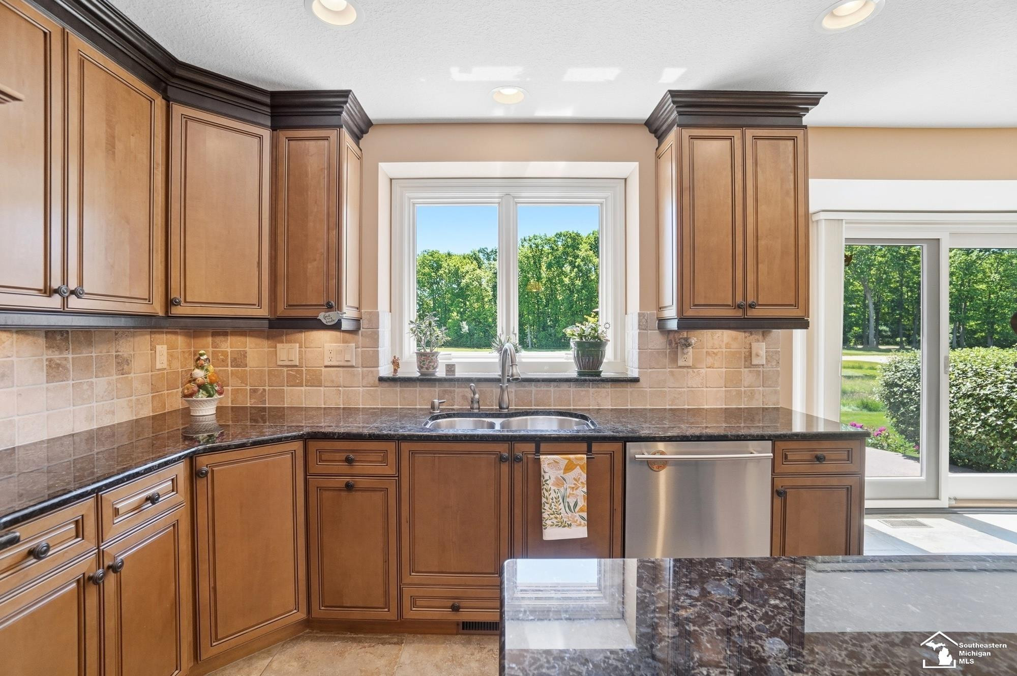 1042 Saint James Park Avenue, Monroe, MI 48161 — Photo 35