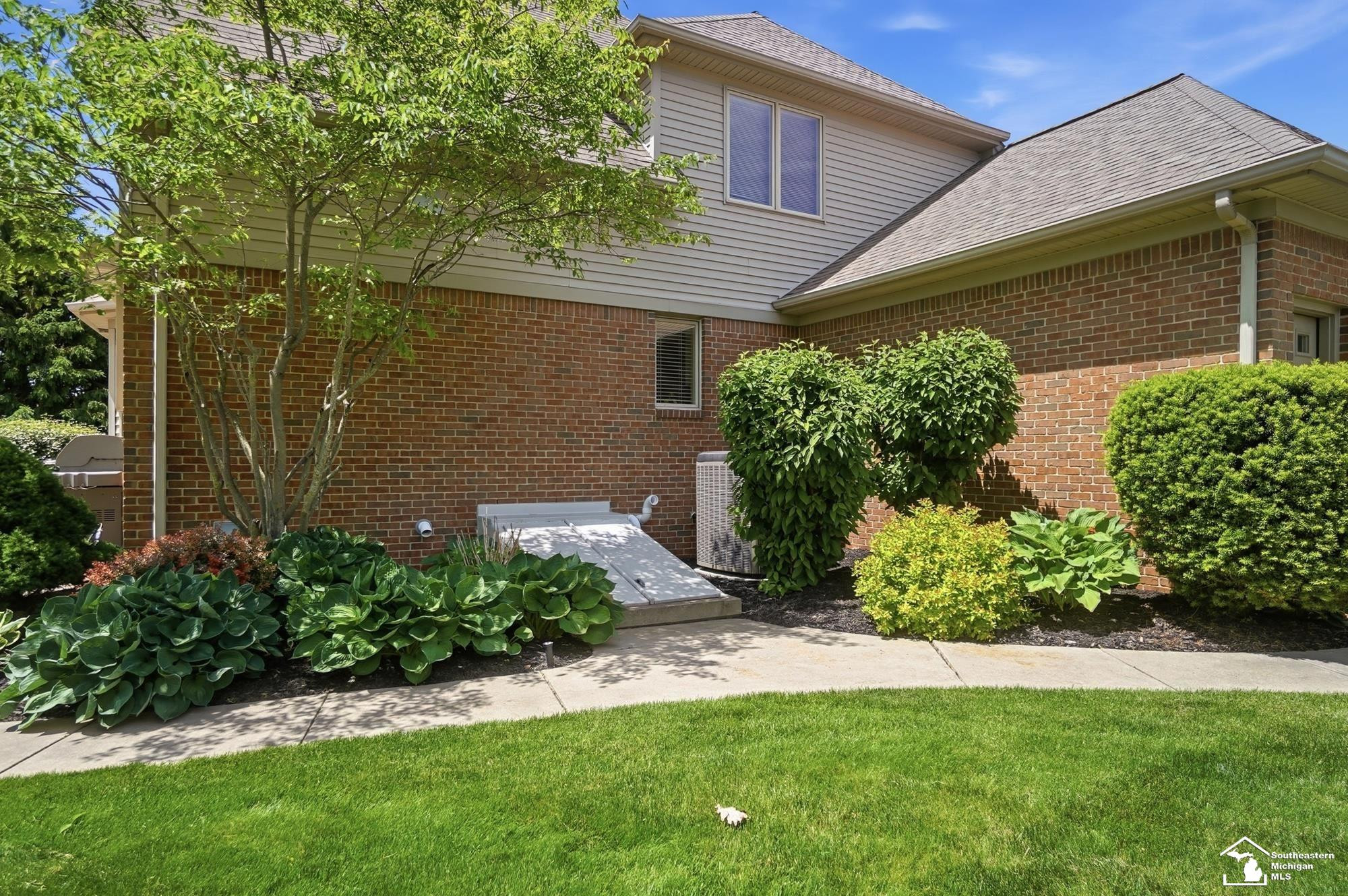 1042 Saint James Park Avenue, Monroe, MI 48161 — Photo 76