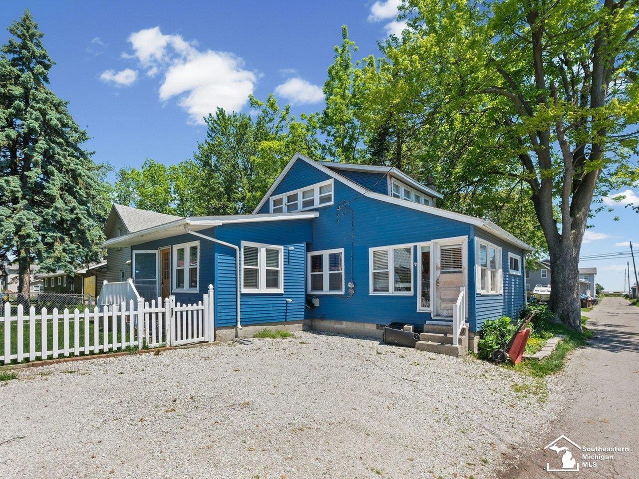 4346 4th Street, Luna Pier, MI 48157 — front exterior