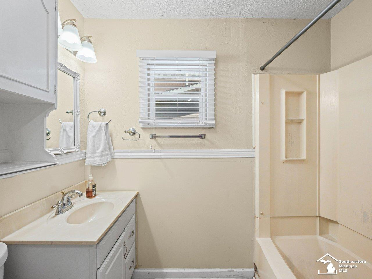 4346 4th Street, Luna Pier, MI 48157 — Photo 31