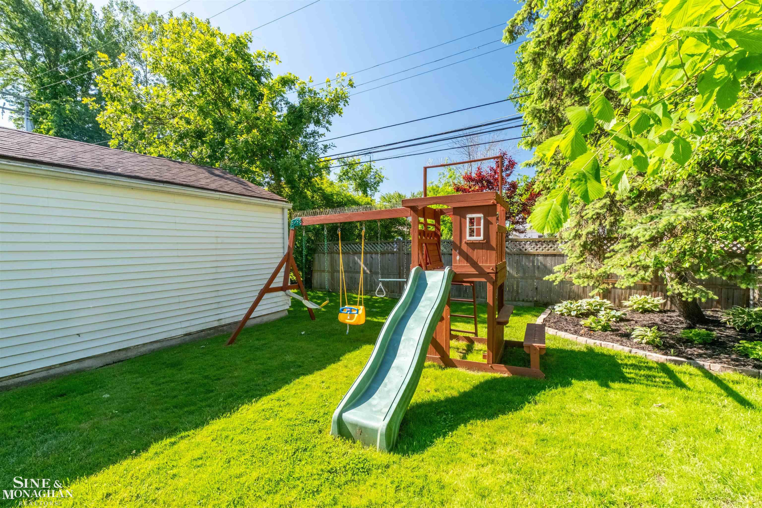 1229 Brys Drive, Grosse Pointe Woods, MI 48236 — Photo 41