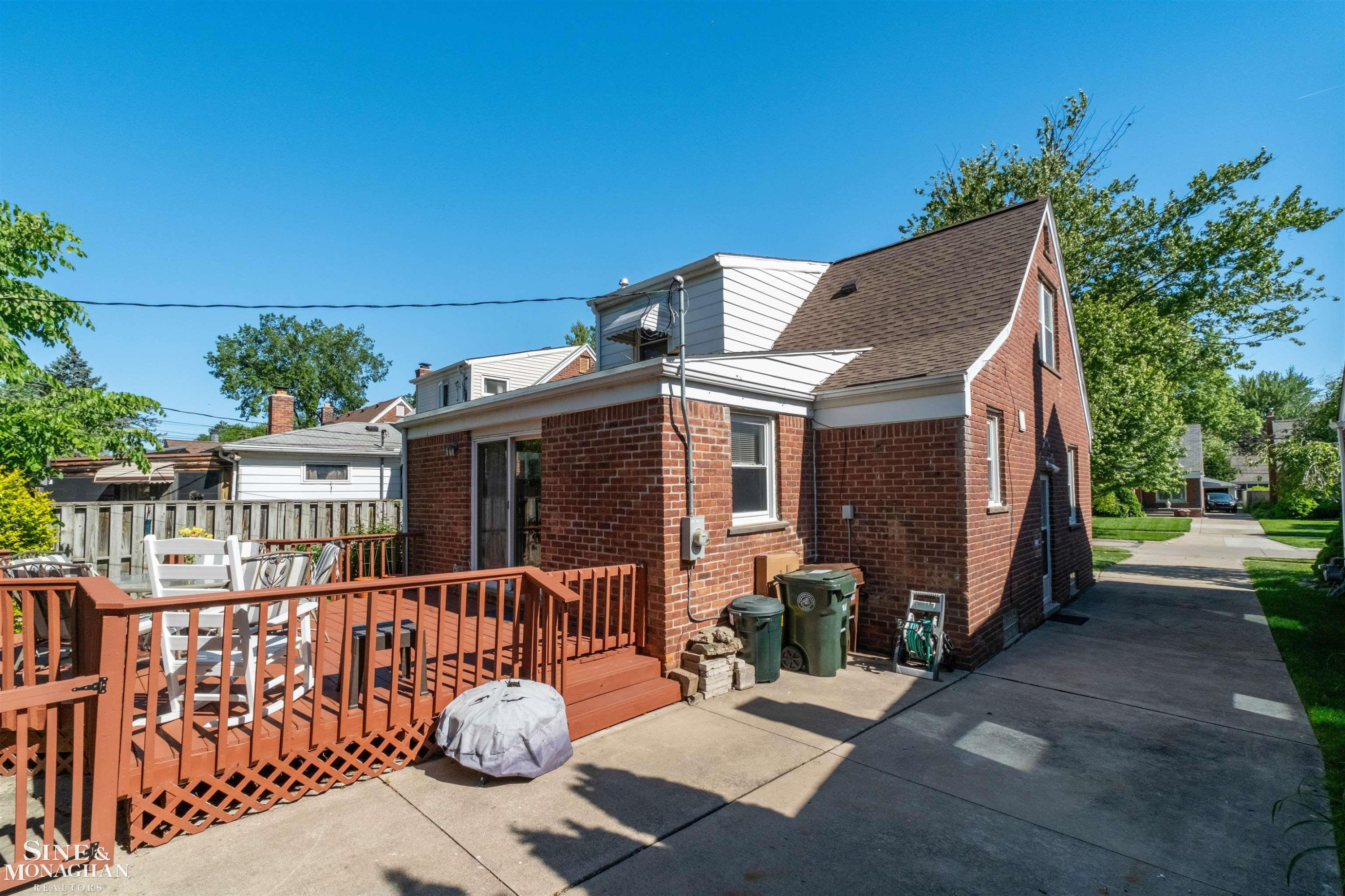 1229 Brys Drive, Grosse Pointe Woods, MI 48236 — Photo 43