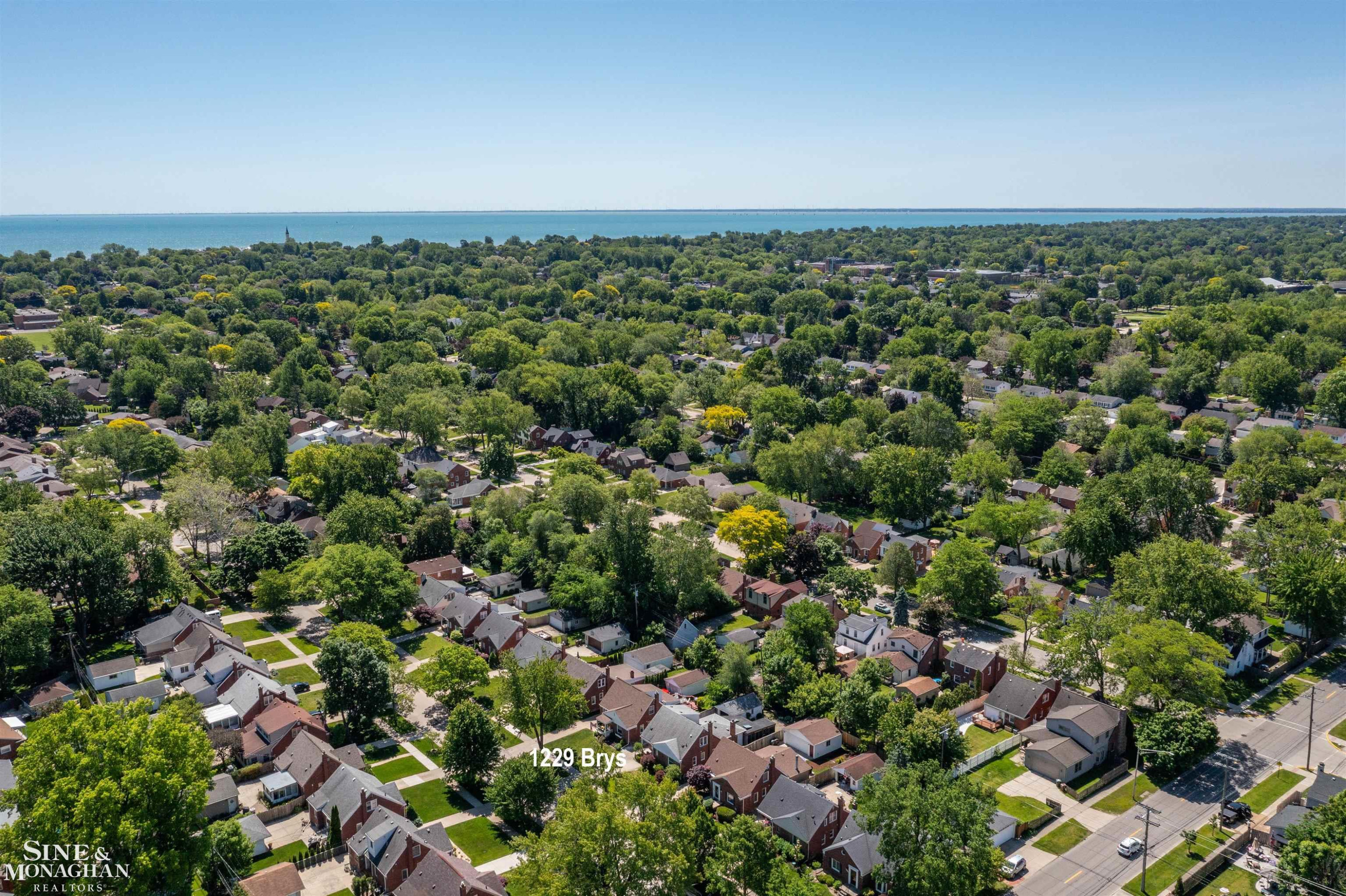 1229 Brys Drive, Grosse Pointe Woods, MI 48236 — Photo 55