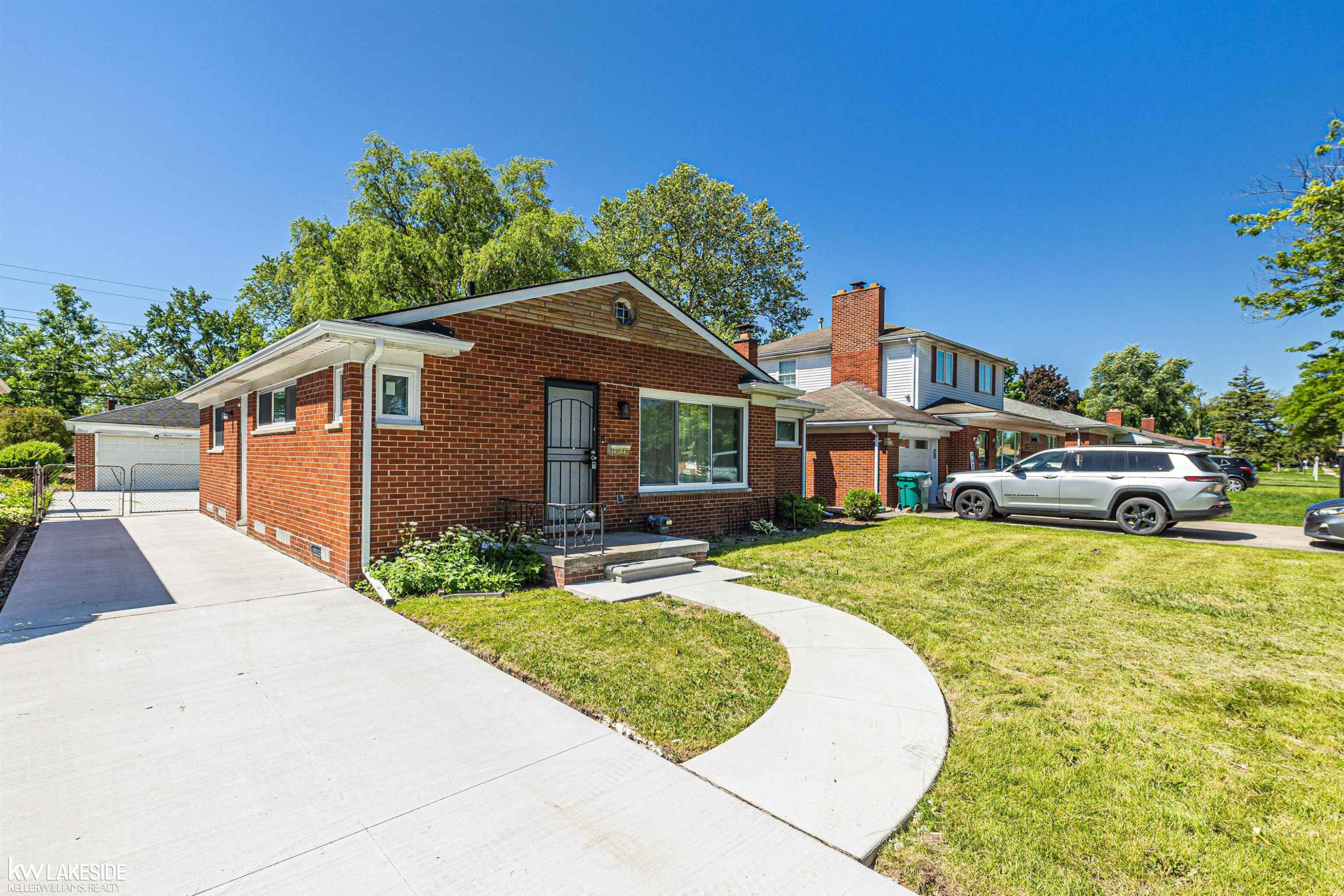 16504 Collinson Avenue, Eastpointe, MI 48021 — Photo 3